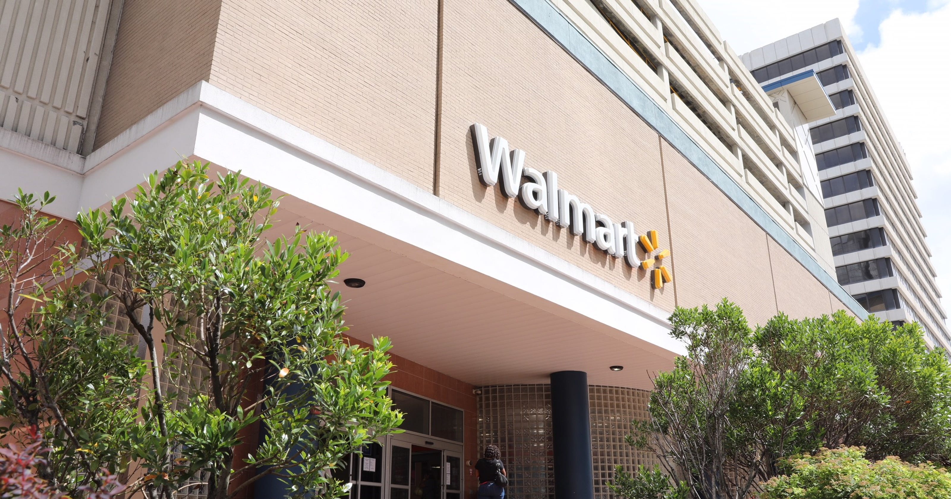 Walmart To Close White Plains Store