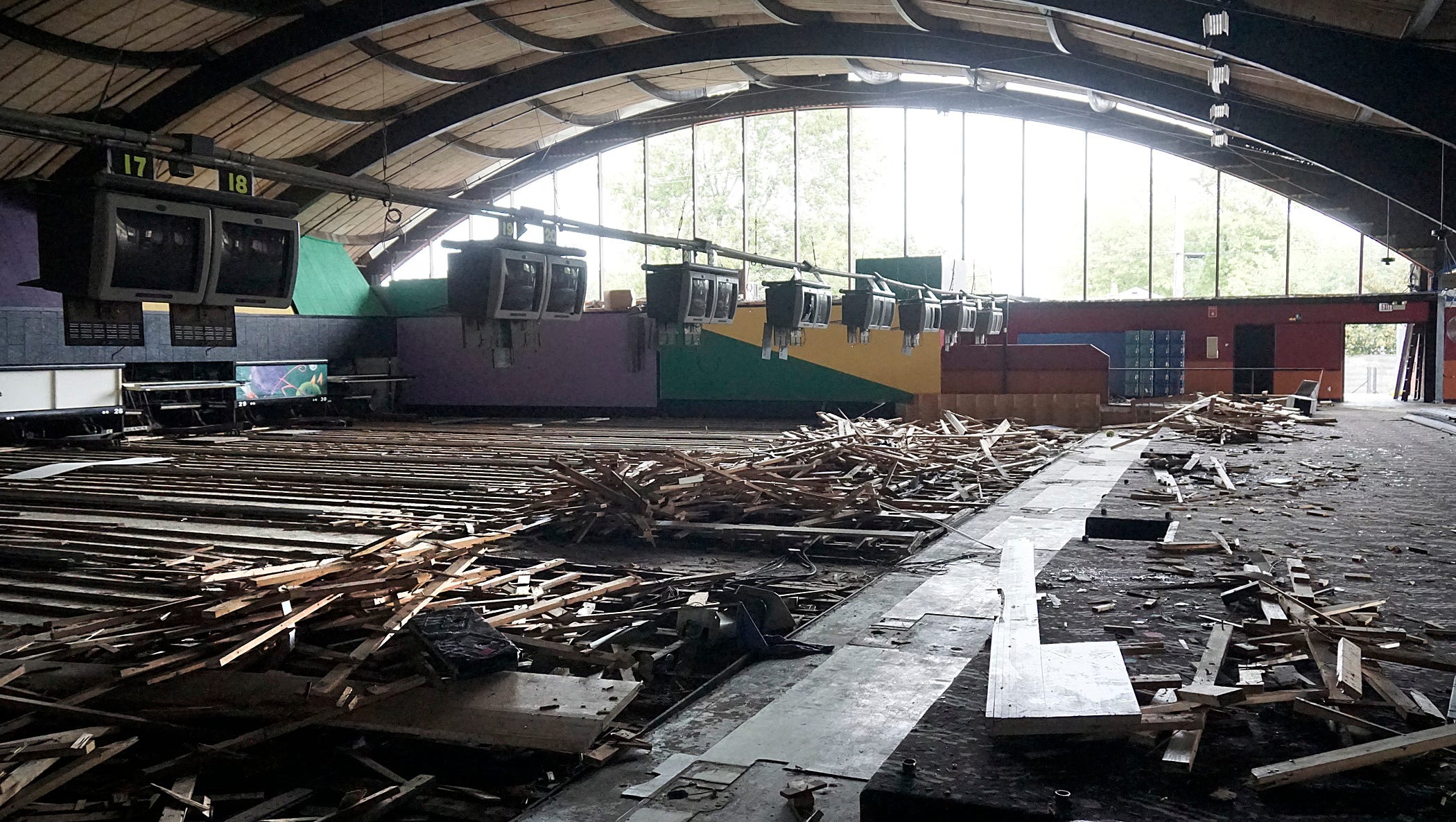 Livonia S Cloverlanes Bowling Alley Torn Down