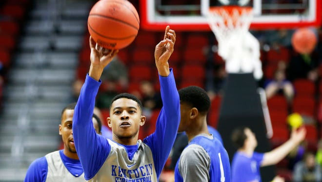Kentucky's Tyler Ulis works on his free throws during practice. Marc. 16, 2016