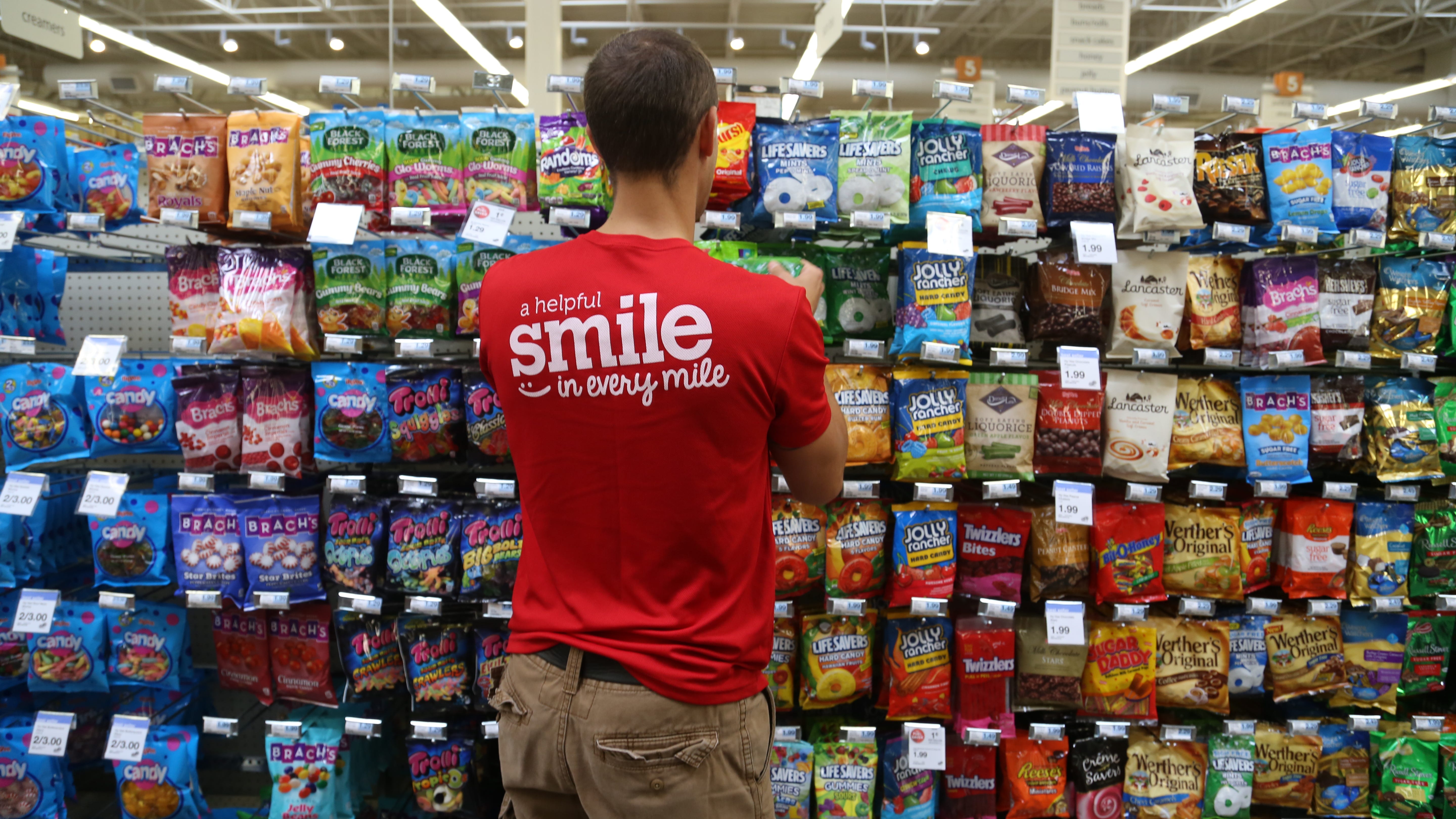 From the archives: Hy-Vee's 'A helpful smile' jingle turns 50. Do you remember the words?
