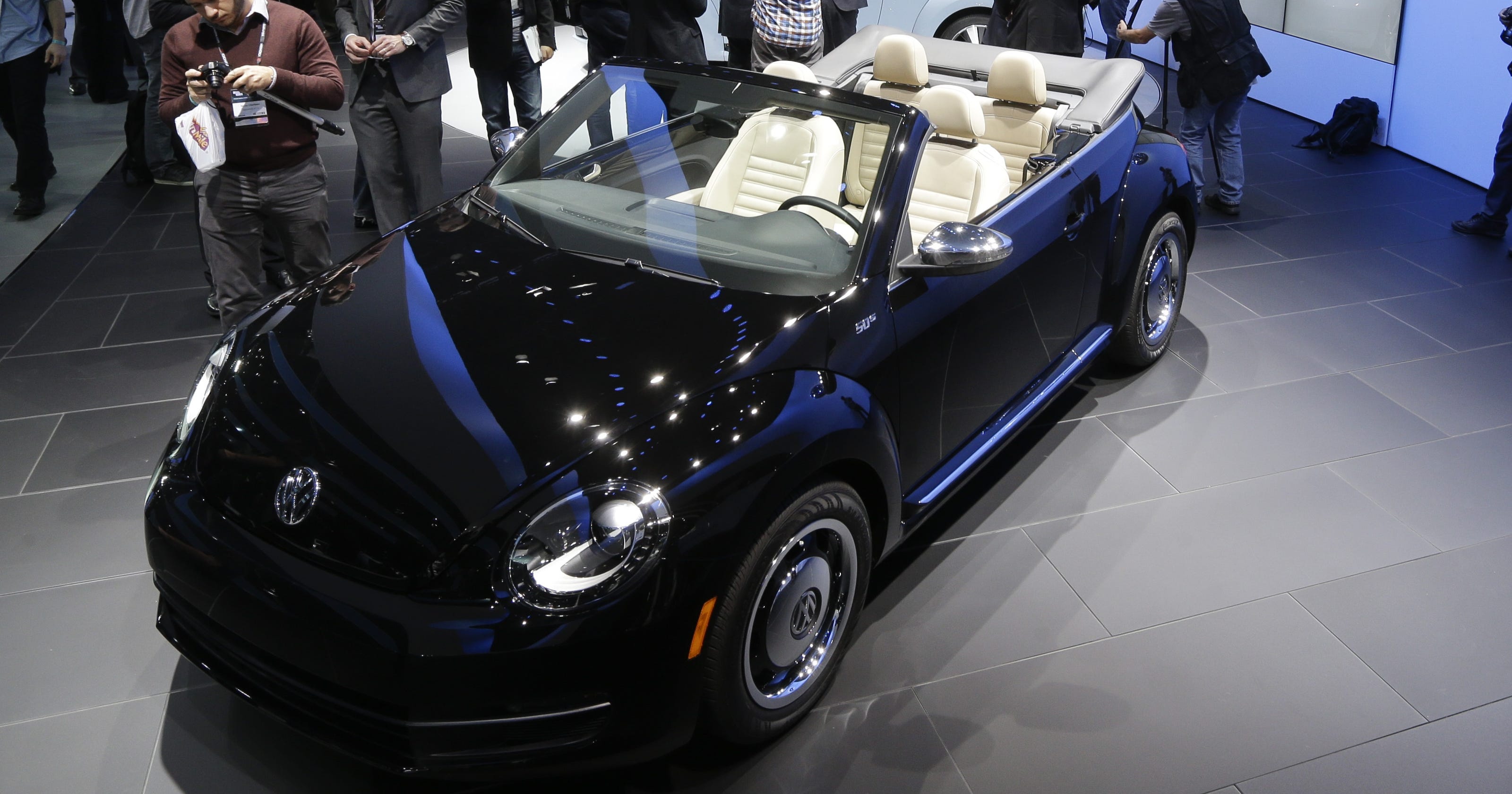 VW Beetle convertible unveiled