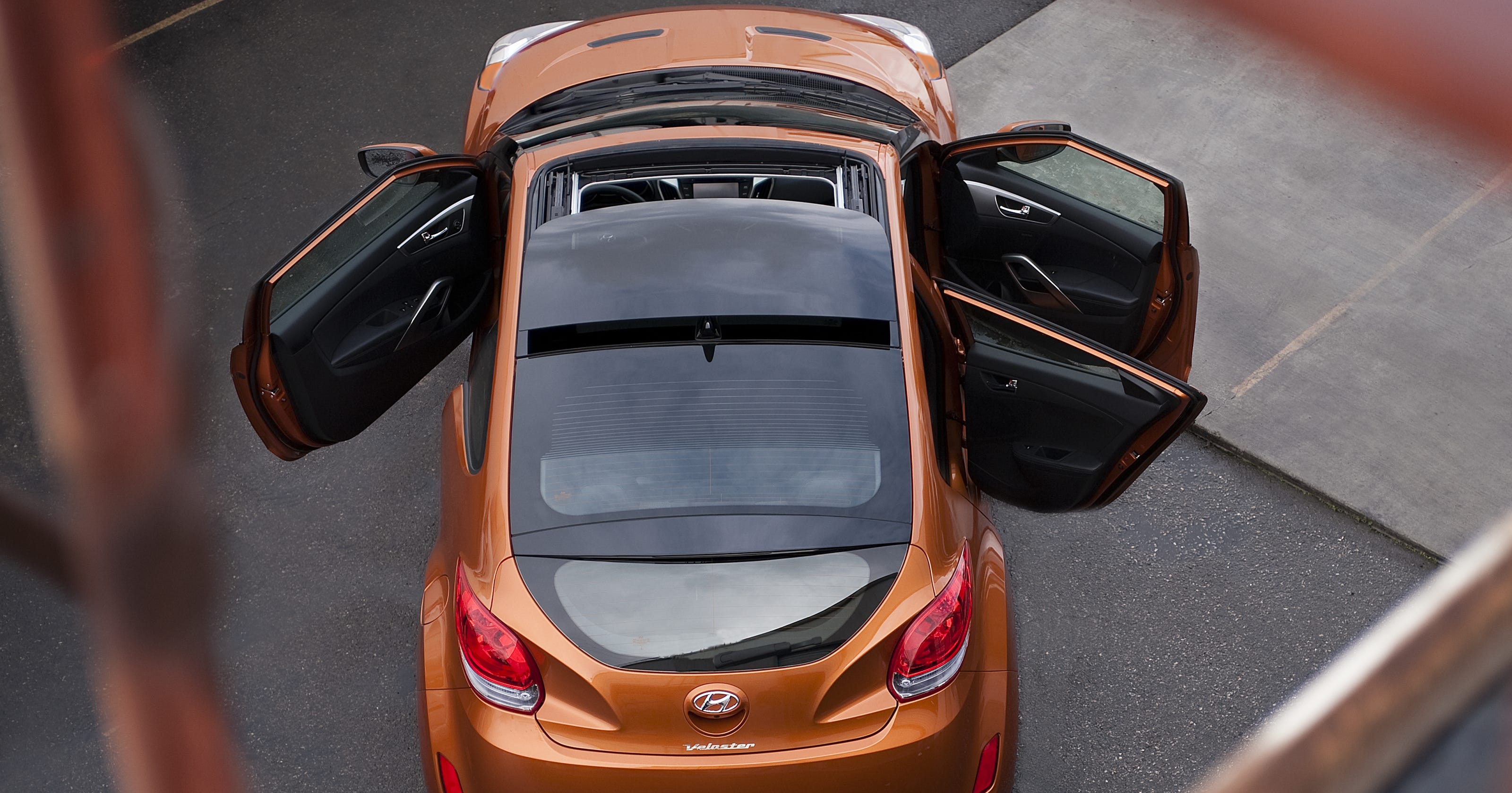 Hyundai recalls Veloster for sunroof, brake issues