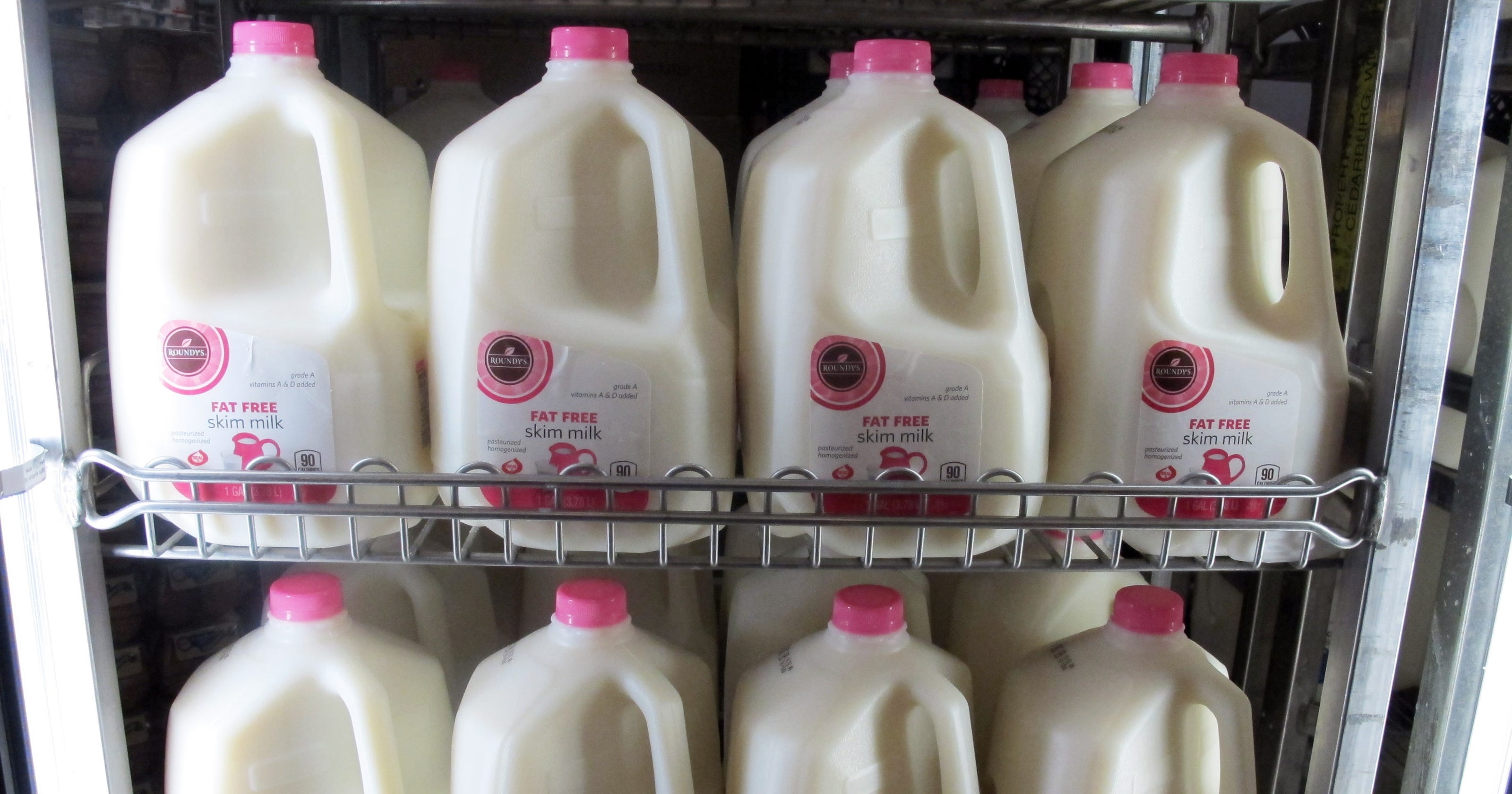 in the news pricing of milk The all milk price paid to farmers in the us for 2013 was the second highest on record, while a benchmark measure of the cost of dairy feed was also the second. in the news pricing of milk The all milk price paid to farmers in the us for 2013 was the second highest on record, while a benchmark measure of the cost of dairy feed was also the second.
