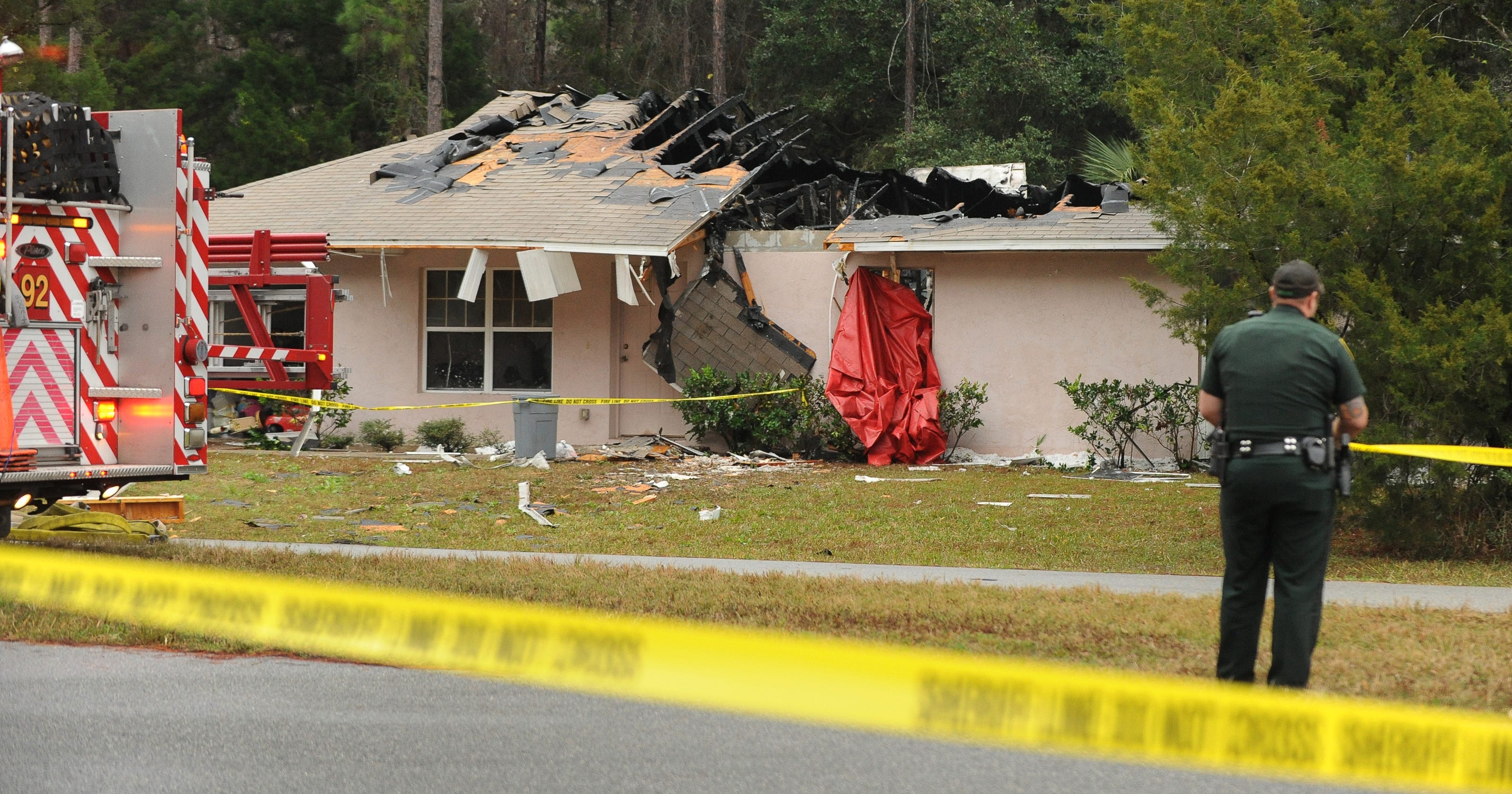 3 Dead As Plane Crashes Into Fla House Homeowner OK