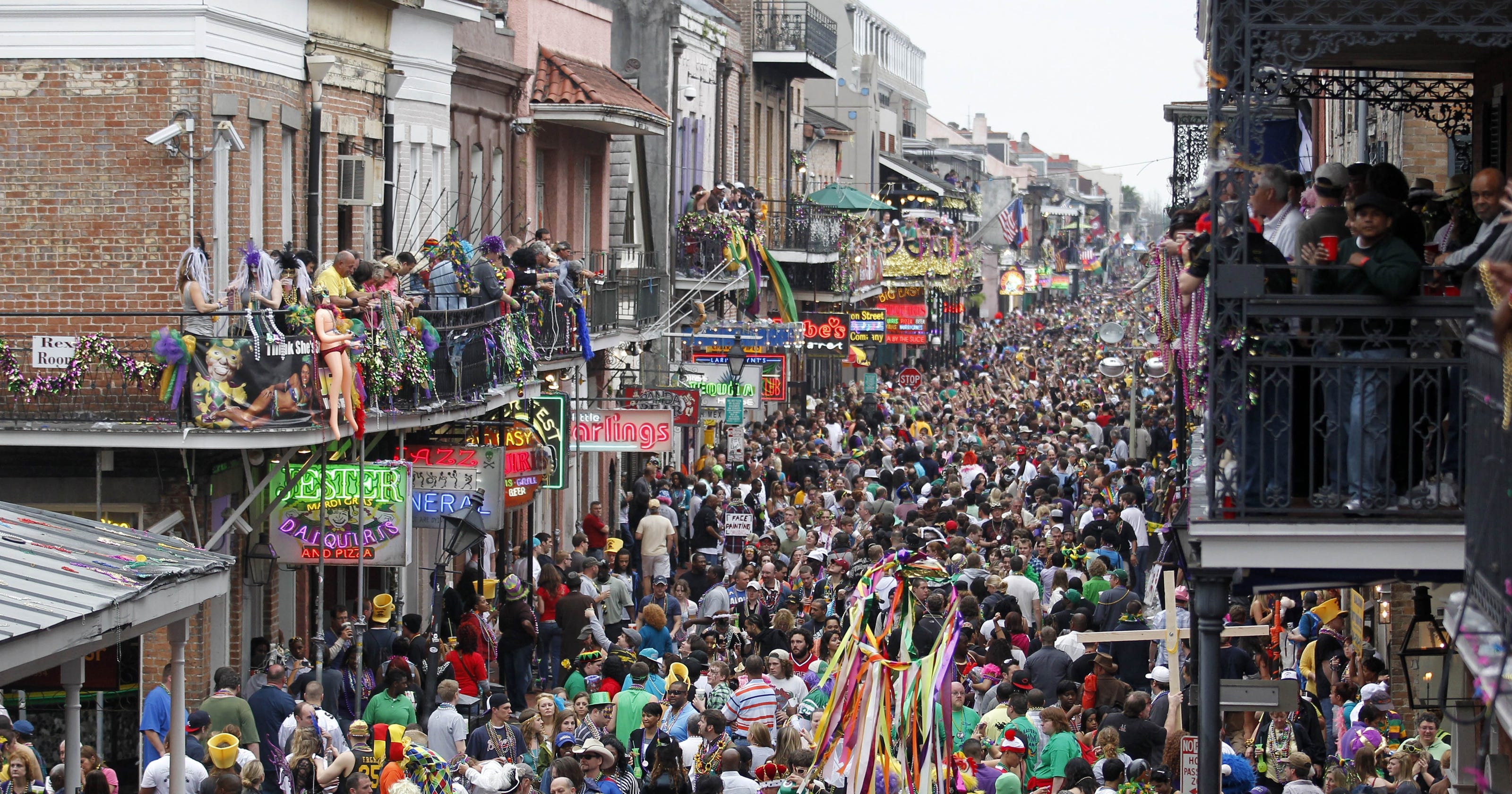 Party central: Mardi Gras, Super Bowl sweep New Orleans3200 x 1680