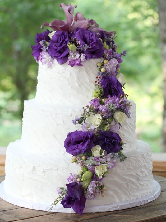 From House To Home Decorate A Cake Using Real Flowers