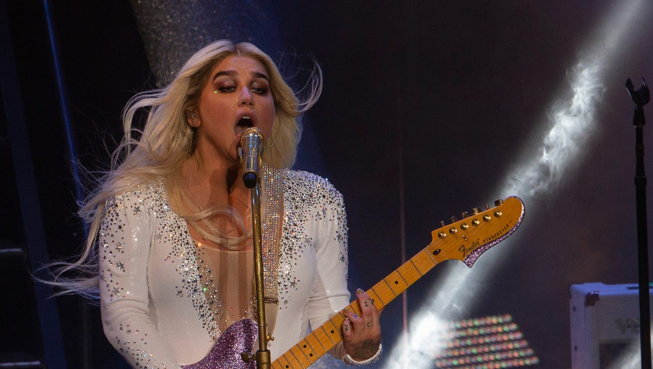 Kesha and Macklemore setlist, photos, review from NJ