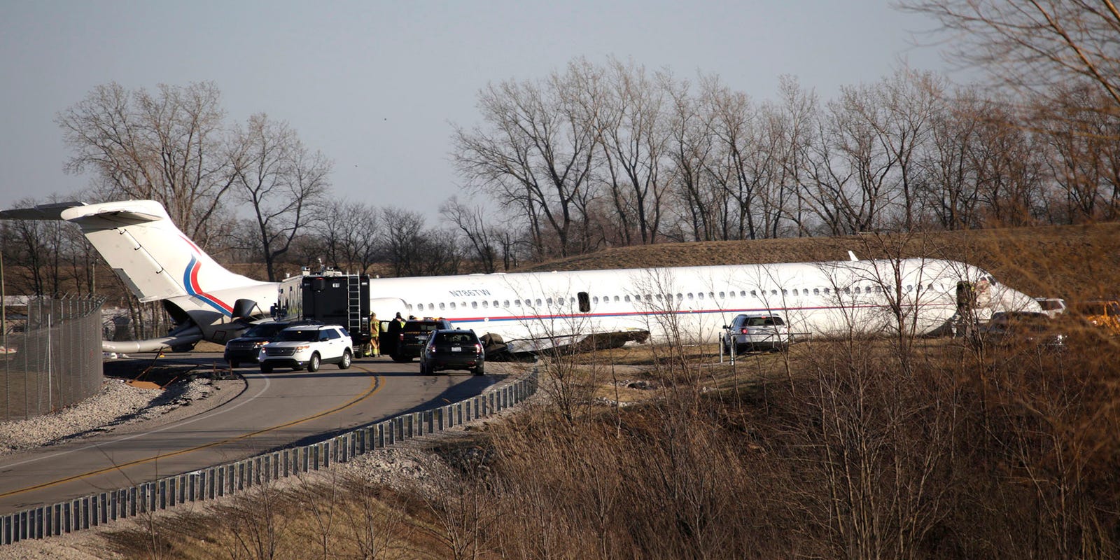 Michigan Basketball Team Plane Slides Off Runway All Safe