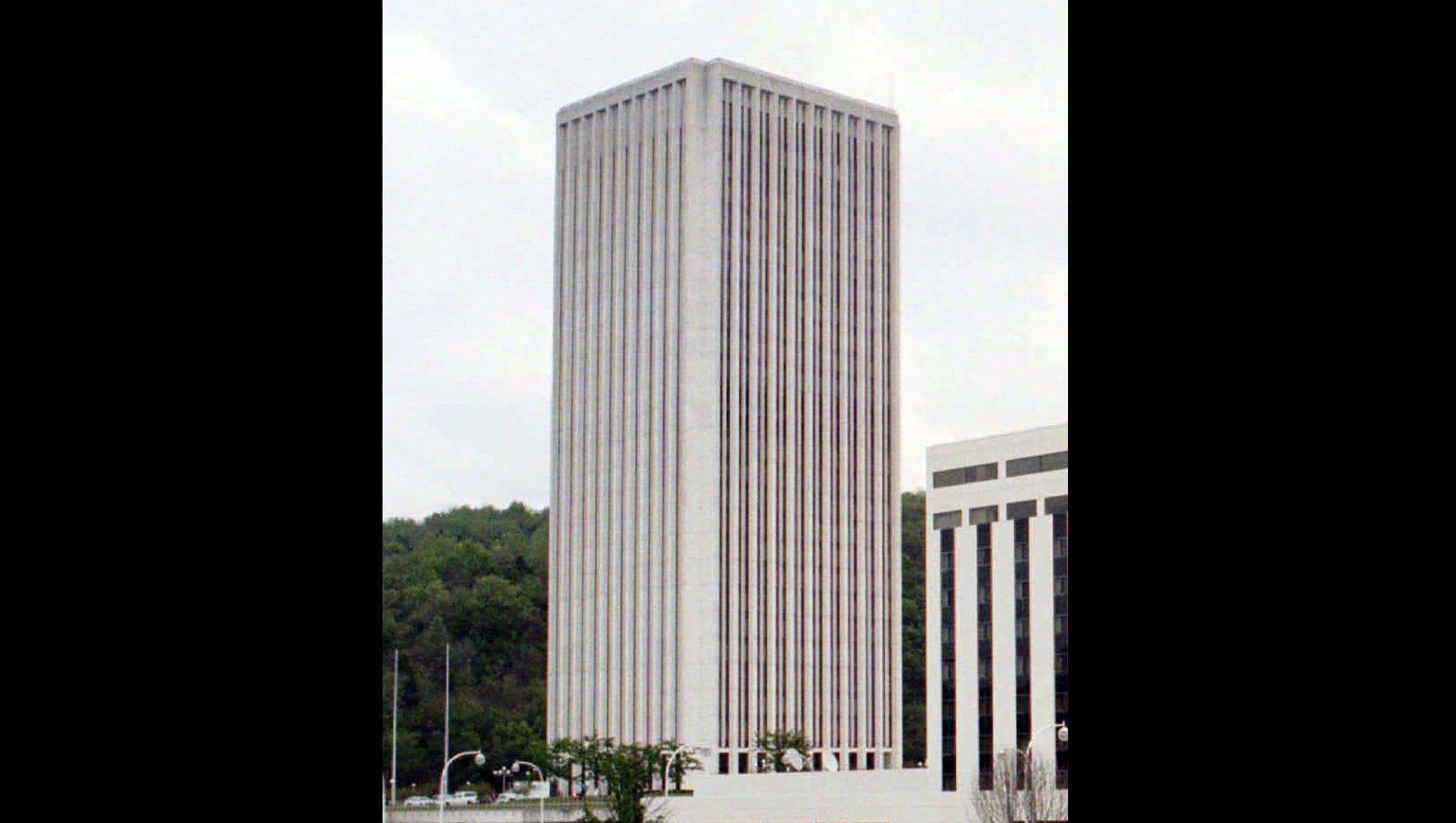 Replay of an implosion of a 28story building in Frankfort