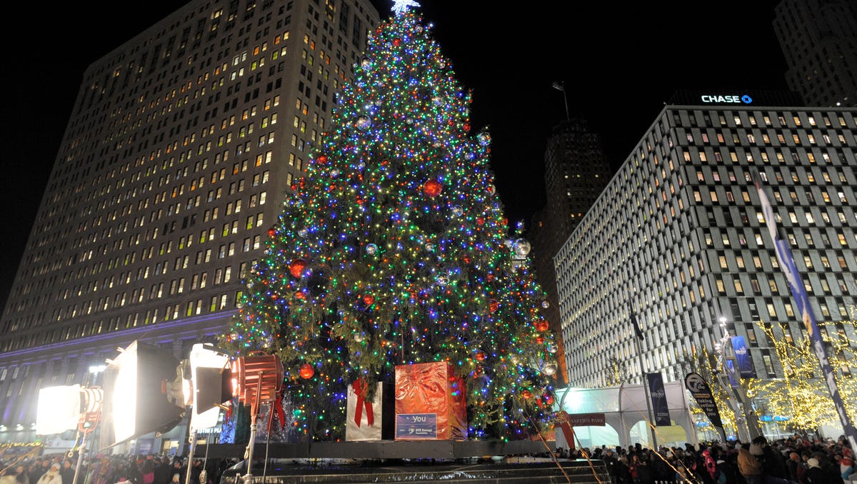 Detroit tree lighting ceremony