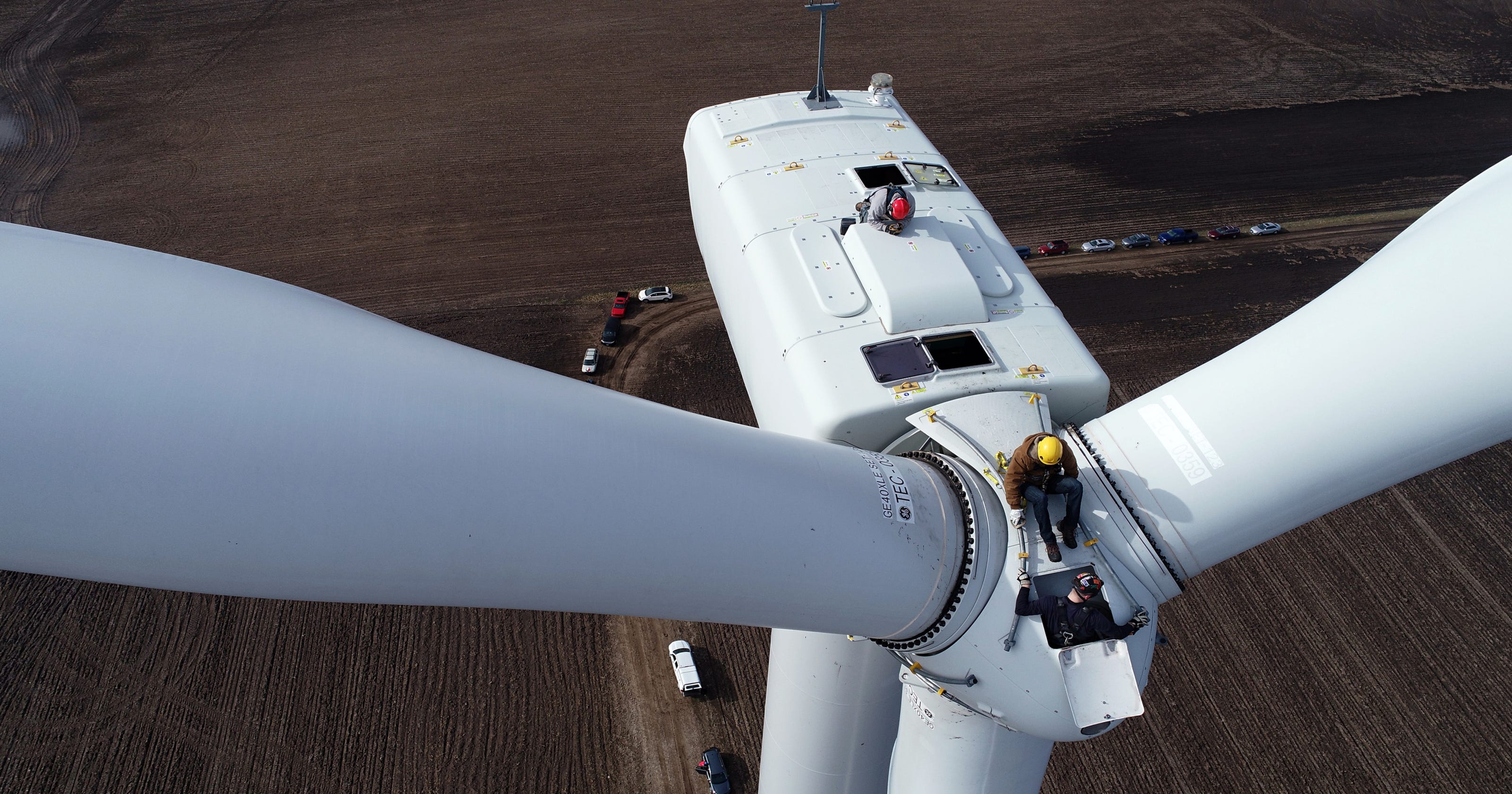 Wind turbine technicians see job future with heavy demand, rising pay