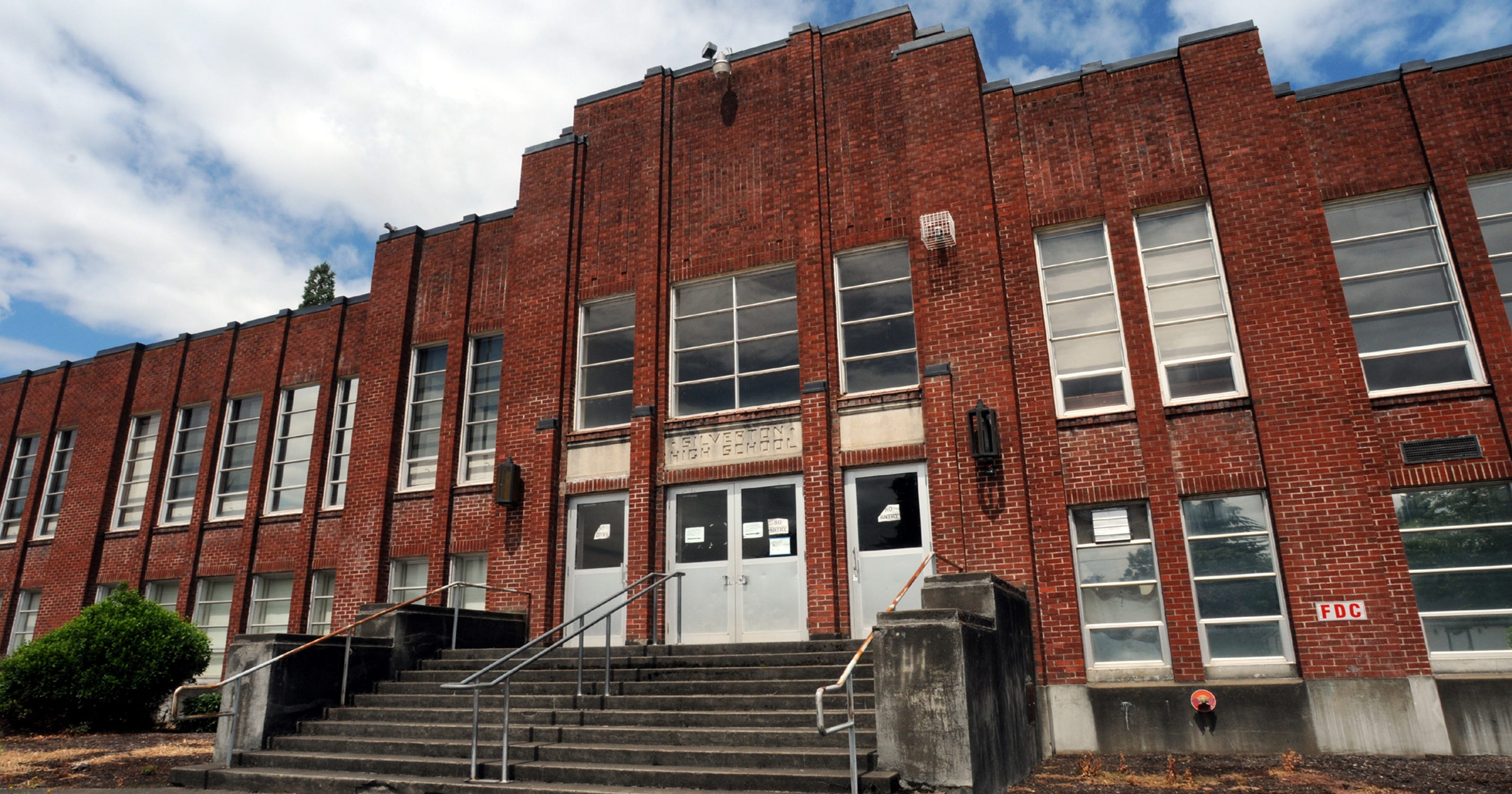 Old Silverton High School stands for now