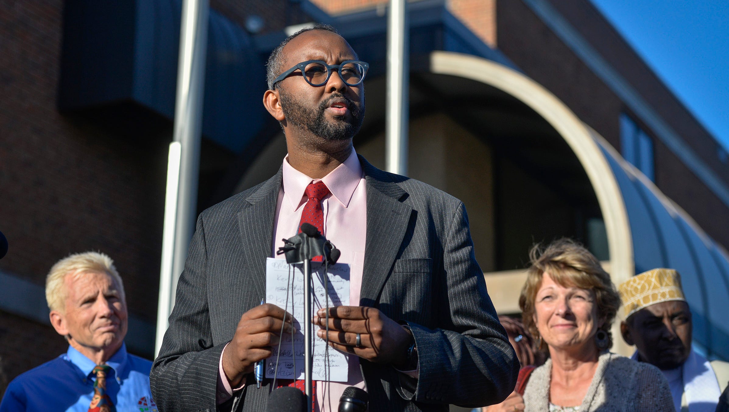 Bh43avfyzirlam Entdecken sie die neuen marni fruehling/sommer 2021 kollektionen fuer herren und damen und kaufen sie bekleidung, schuhe und accessoires online auf marni.com. https www sctimes com story news local 2019 09 19 after panel canceled cair director calls protesters fringe hate group jaylani hussein st cloud 2373650001