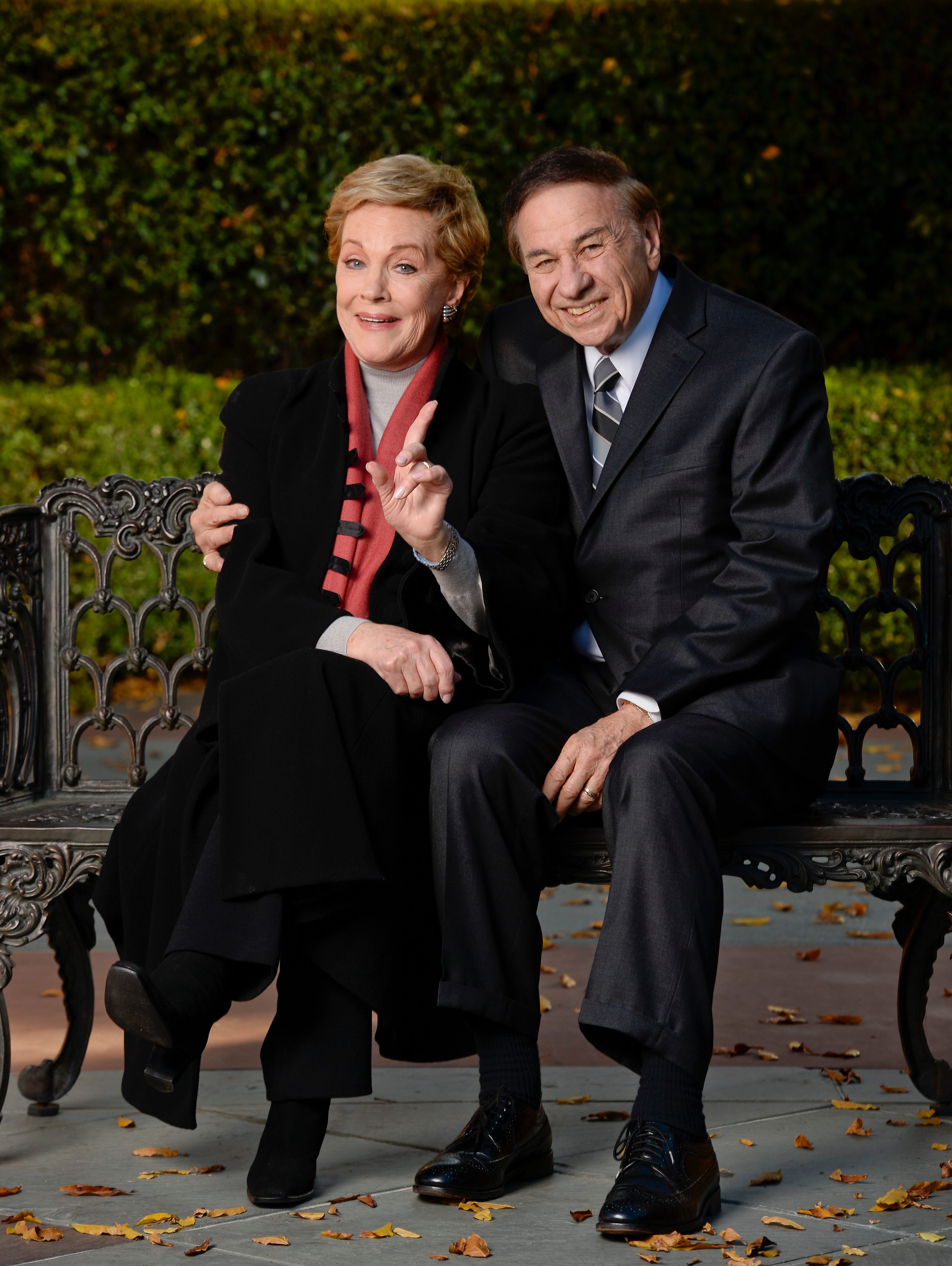 Download Julie Andrews Mary Poppins Pictures Background