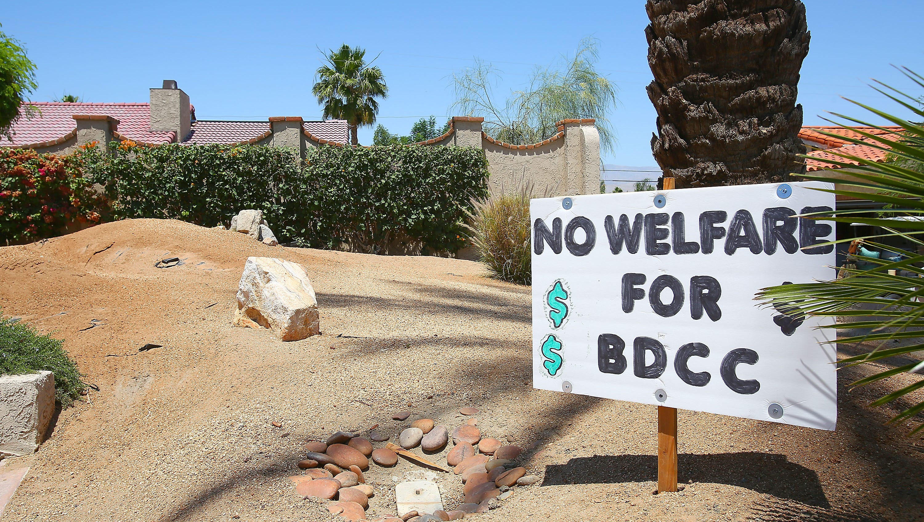 Bermuda Dunes may make club membership mandatory