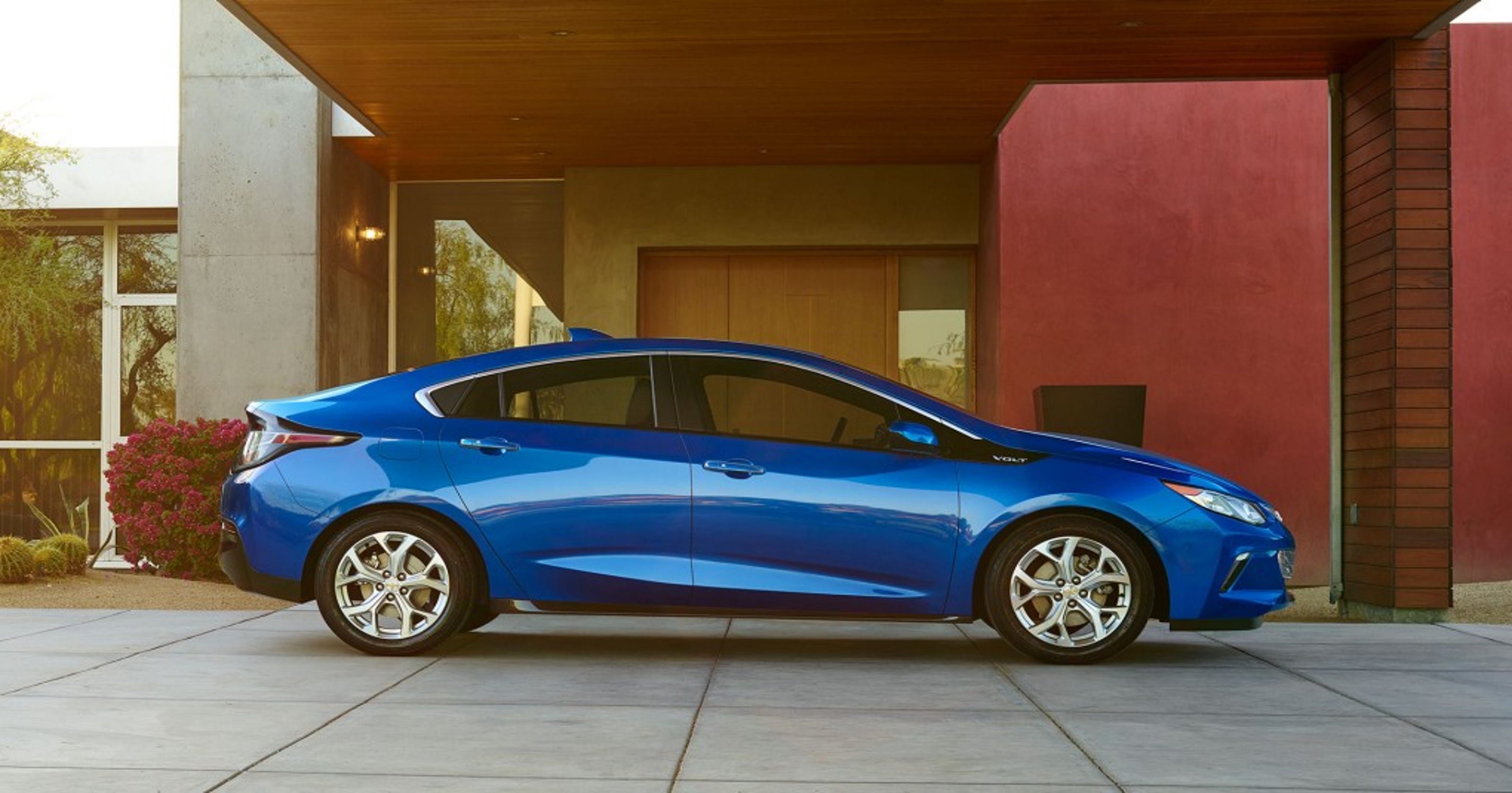 Car review 2016 Chevy Volt Premier