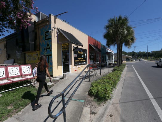 Businesses on the intersection of Railroad Avenue and