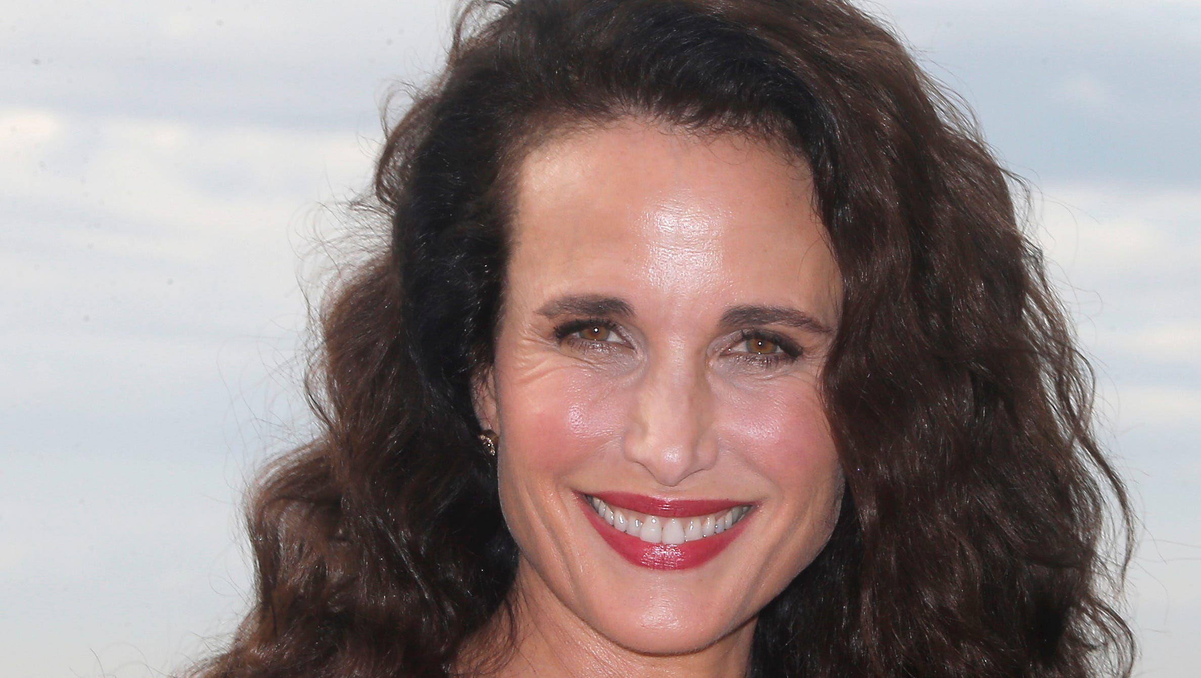 Andie Macdowell Rather Shocked By Girls 