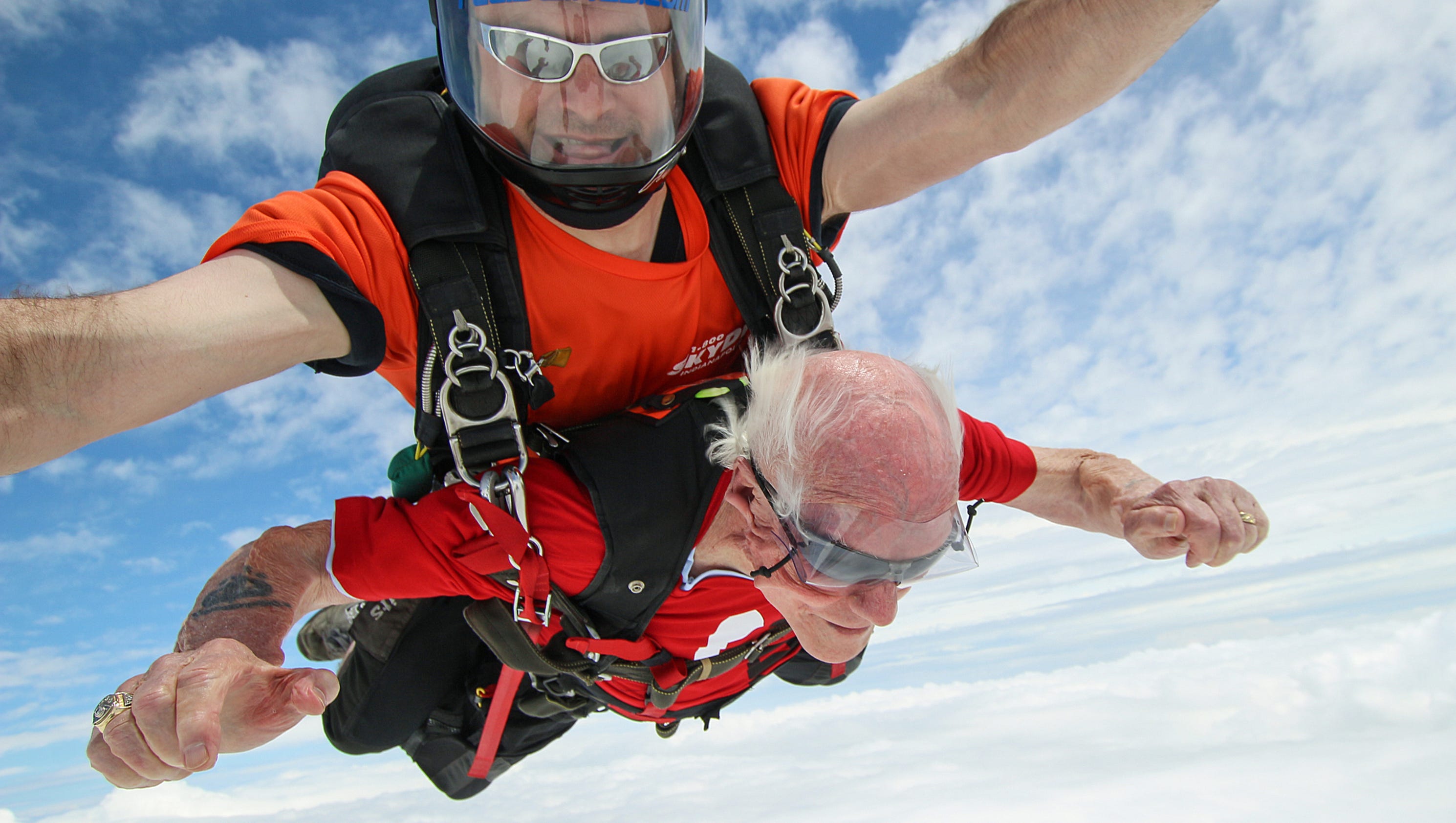 83-year-old Indianapolis Army veteran skydives - Indianapolis Star