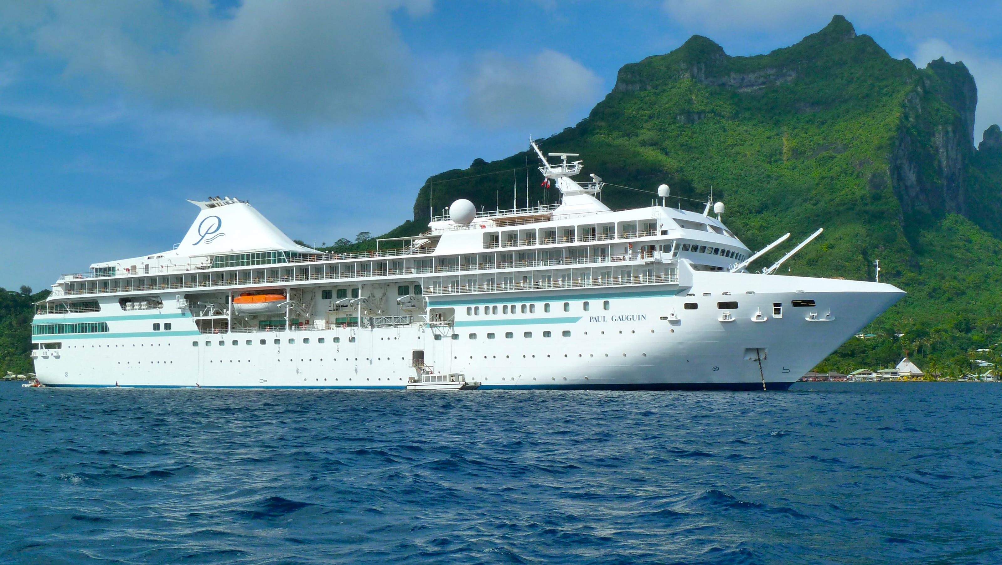 Photo Tour A Cruise Ship That Calls Tahiti Home