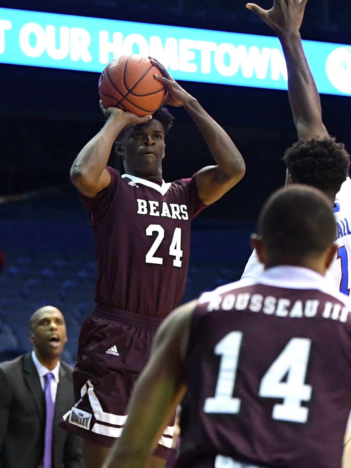 Five Mid Major College Basketball Teams With Cinderella Breakout