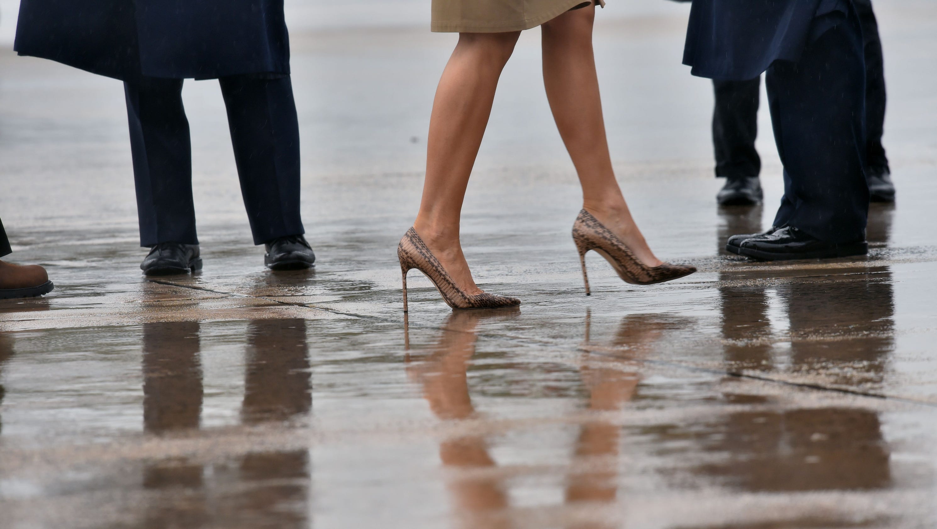 Melania Trump sports heels for second Hurricane Harvey tour