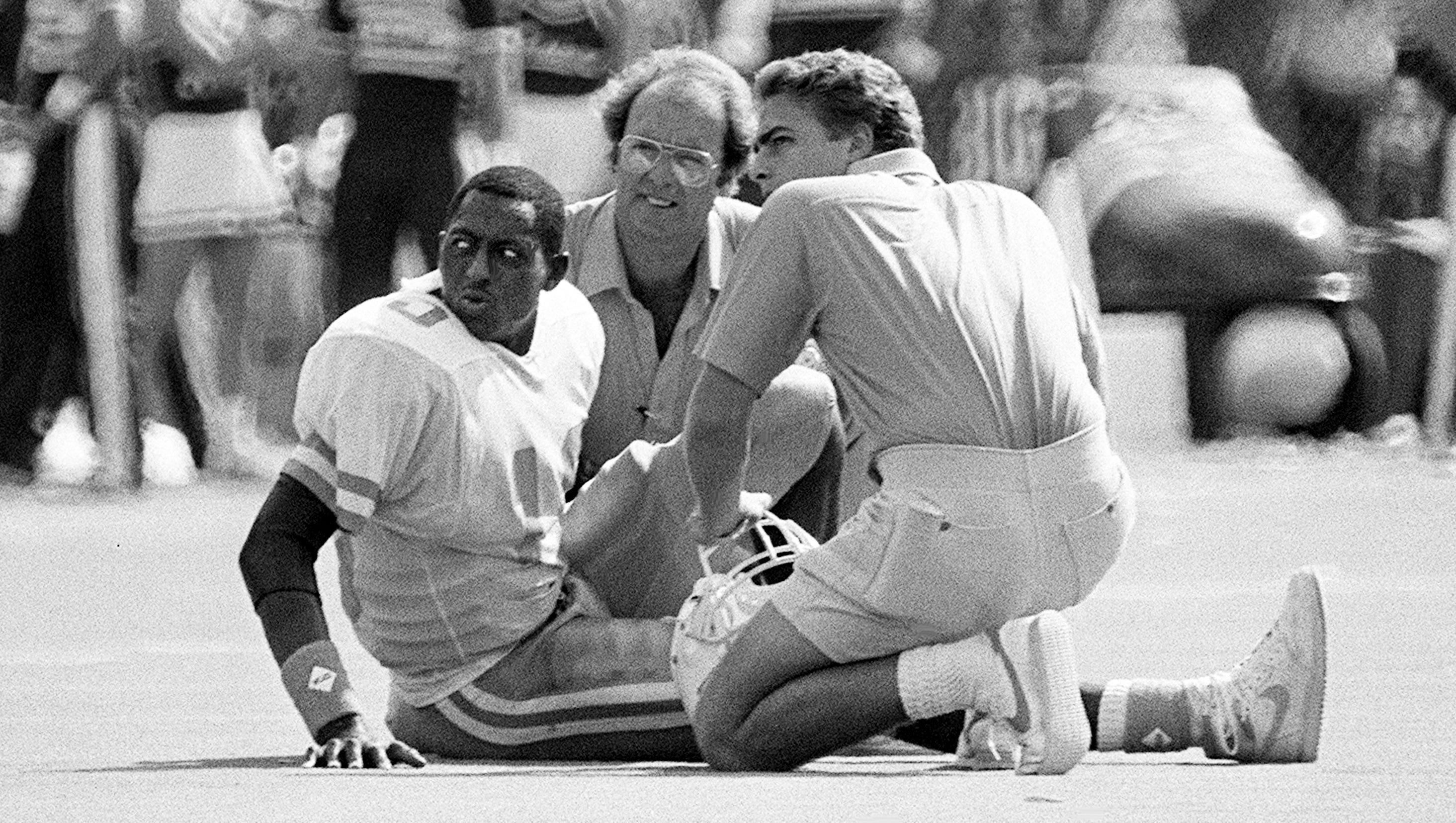 Tony Robinson Ex Tennessee Qb Featured In Espn 30 For 30 Film