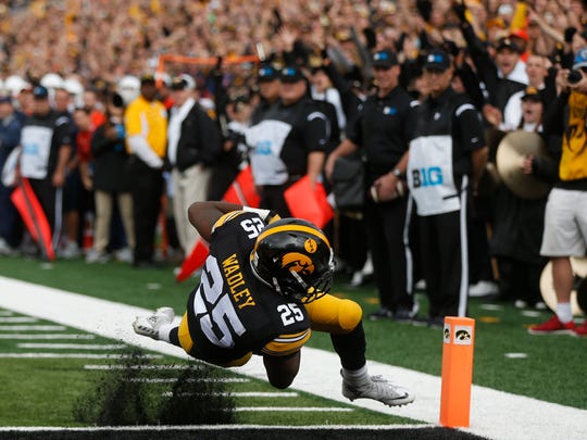 Wadley Taking Workhorse Role For Iowa S Run Game