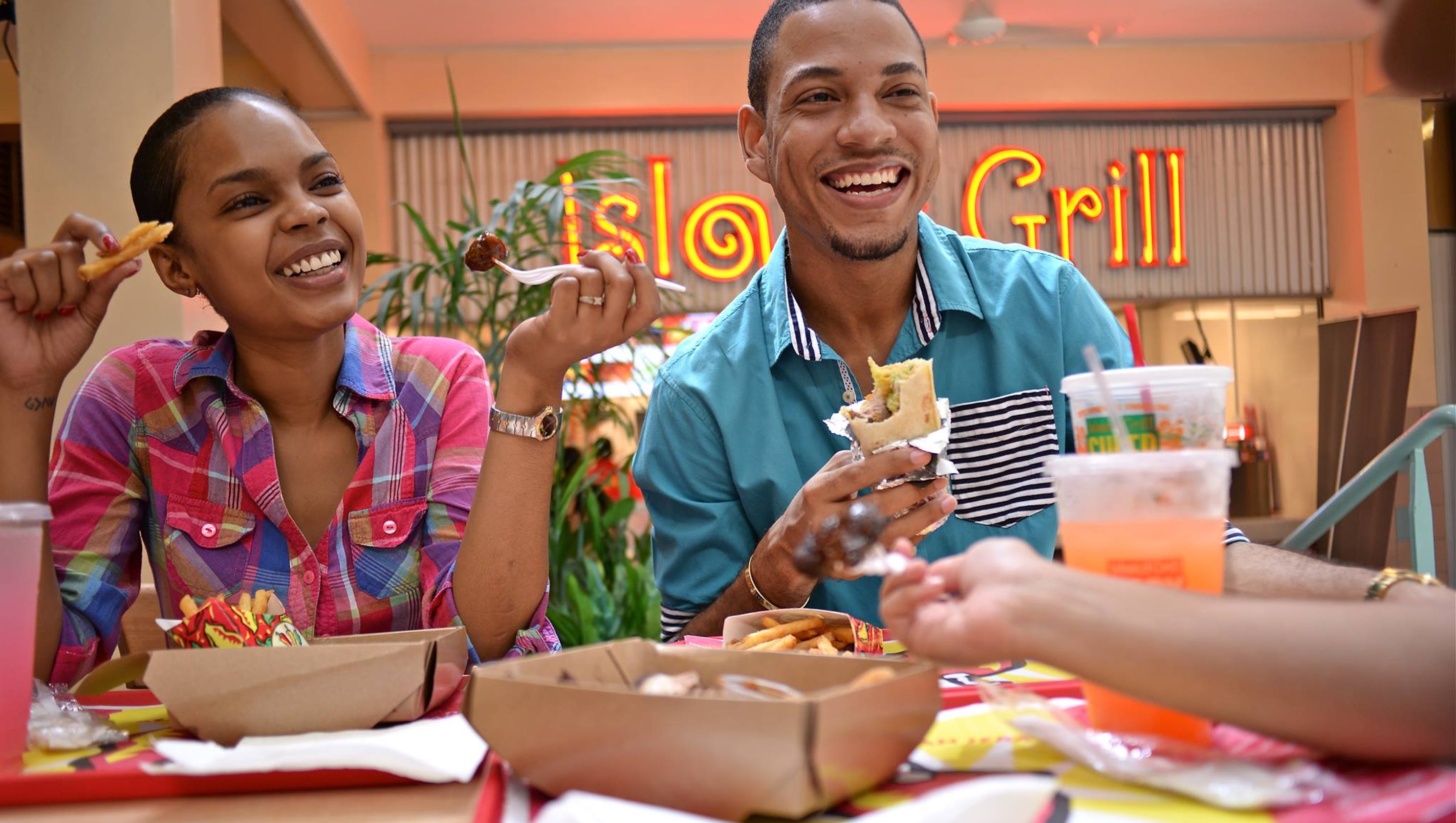 what fast food chains are open on thanksgiving