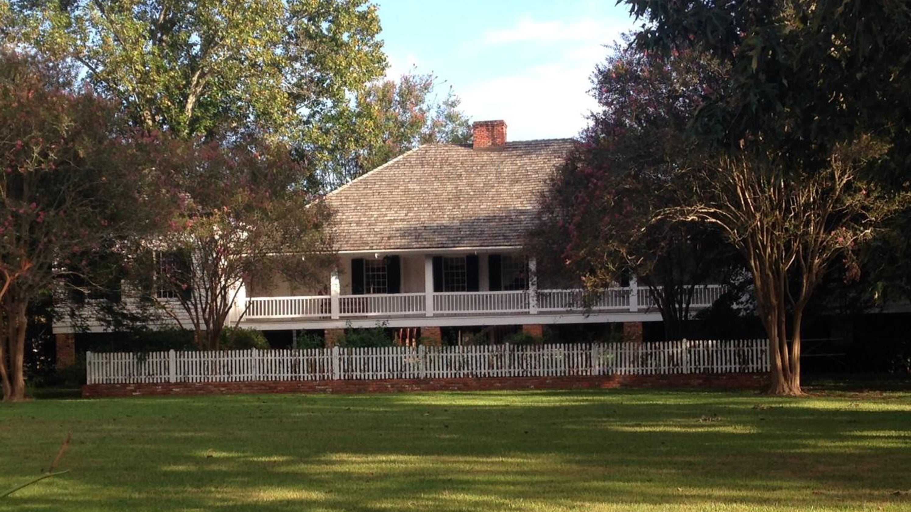 How many historic places do you know in Rapides Parish?