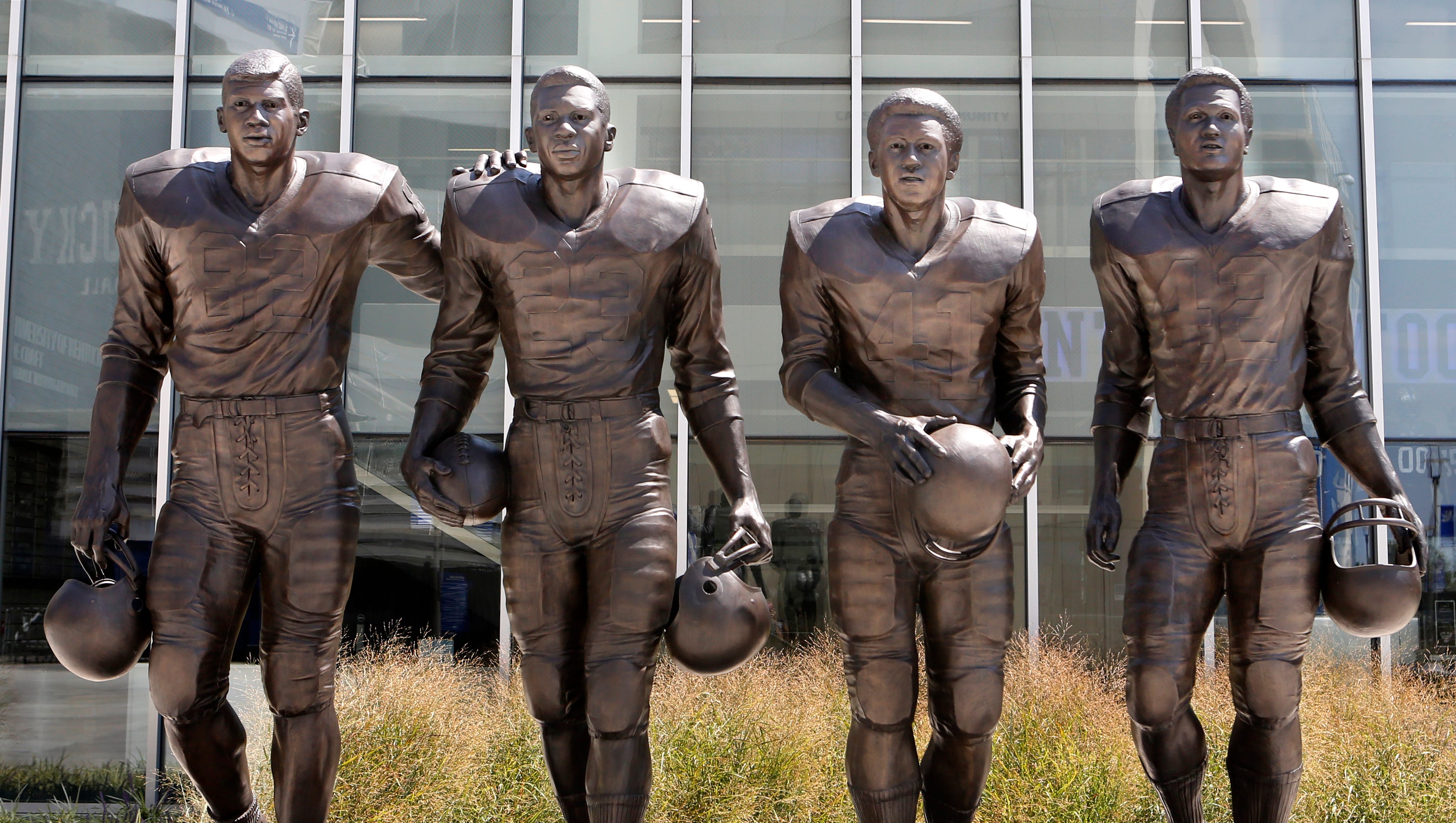 Lamar Jackson The Heisman Trophy And The History Of Sports Statues