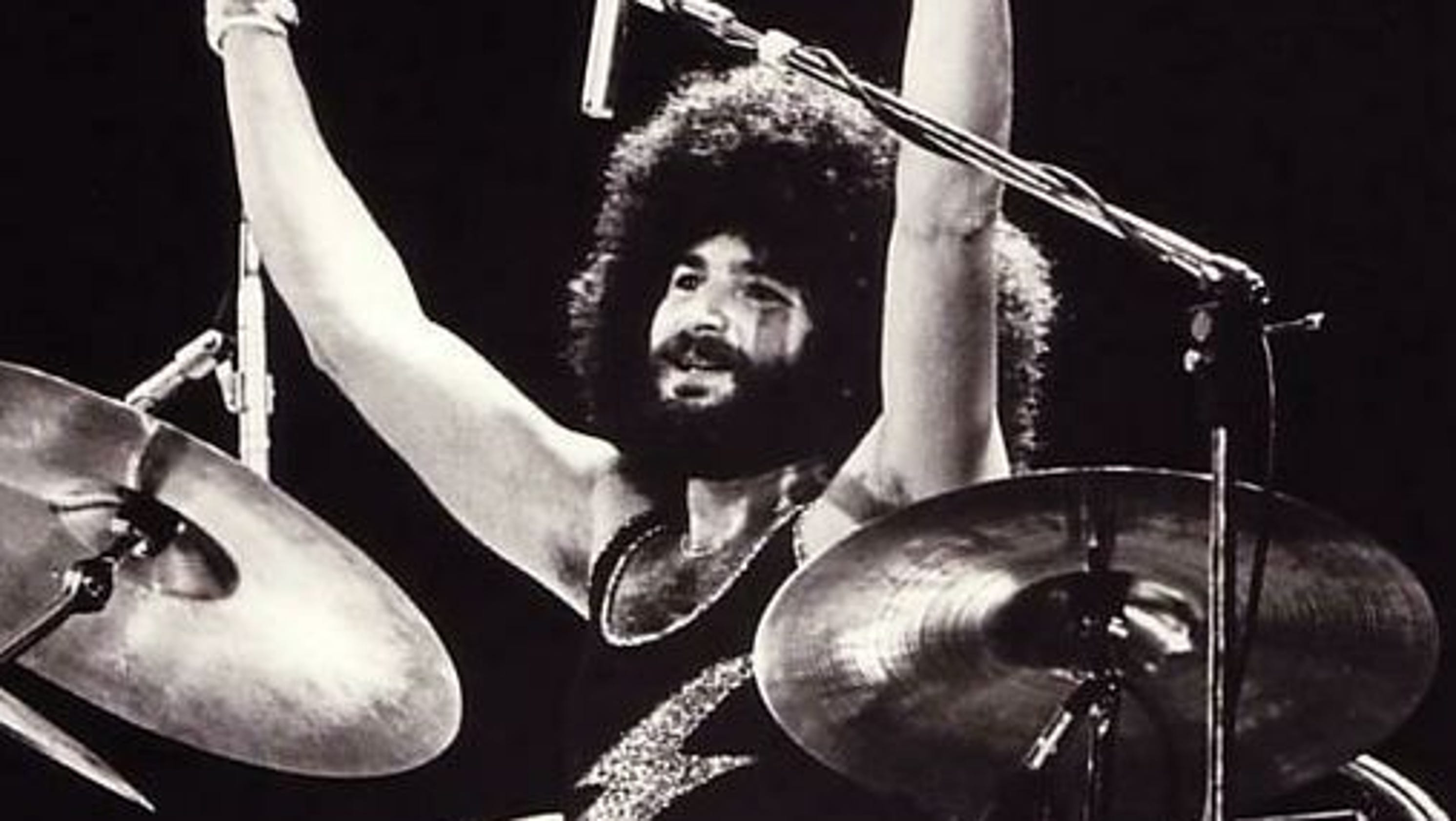 Former Boston drummer Sib Hashian collapses, dies during performance