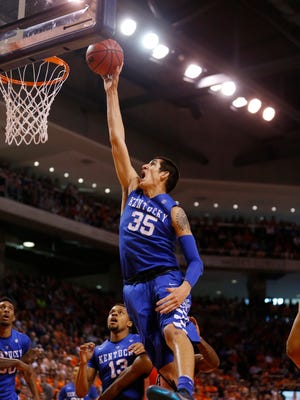 Kentucky forward Derek Willis (35) shoots and scores during the first half of an NCAA college basketball game against Auburn, Saturday, Jan. 16, 2016, in Auburn, Ala.
