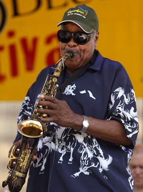 Eddie Pazant plays with the George Gee Swing Orchestra