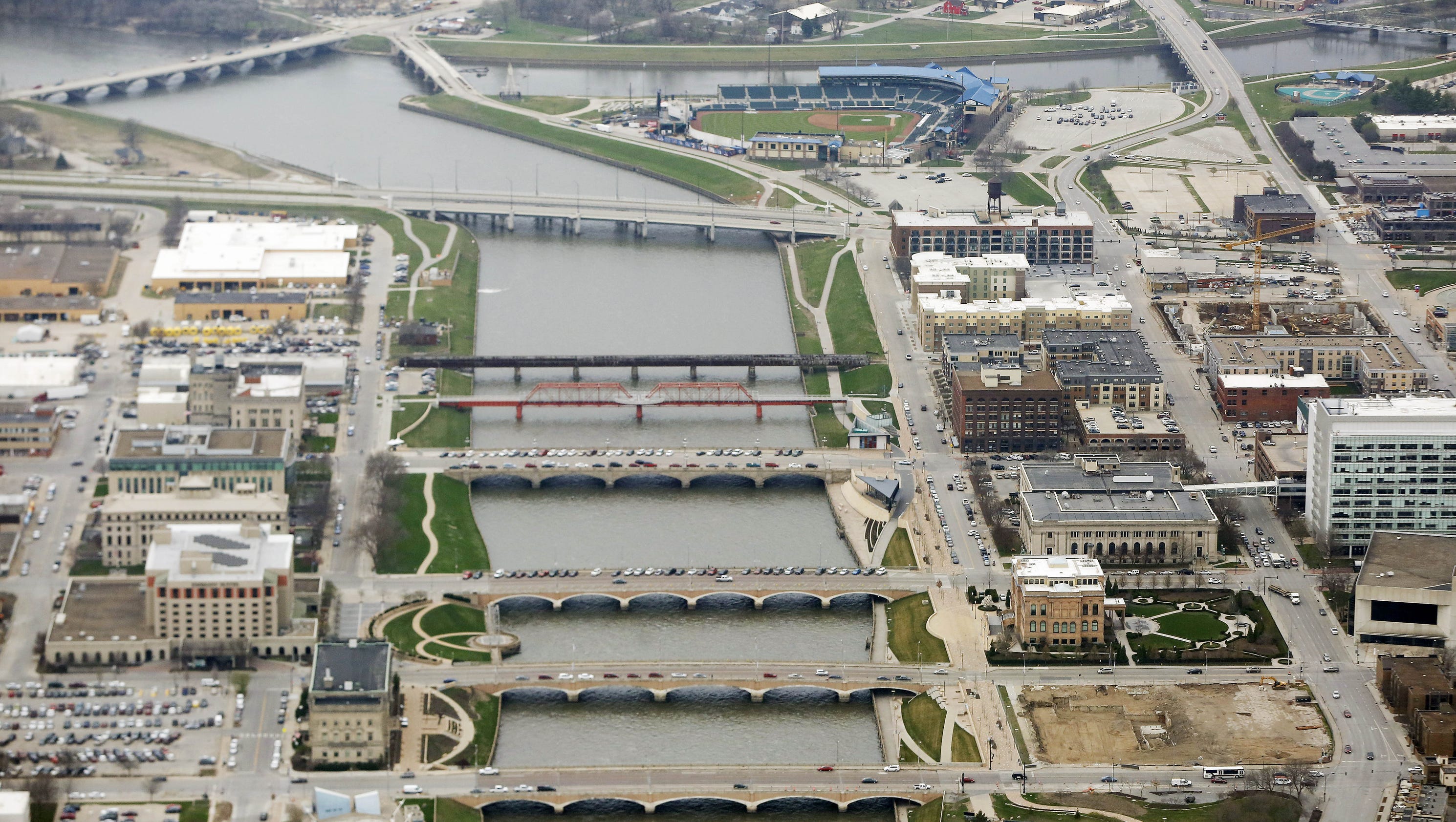 Des Moines imagines a damfree downtown