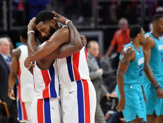 Niyo Eminem Kicks Off Hoopla Pistons Finish With Win