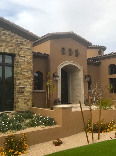 Chandler Home Combines Modern Decor And Outdoor Comfort