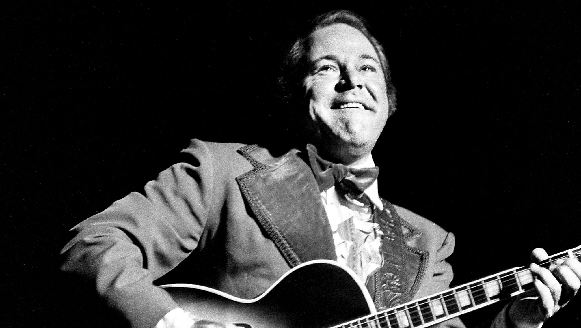 Roy Clark Death Longtime Hee Haw Host Died Today At 85 Roy Clark Death Longtime Hee Haw Host Died Today At 85