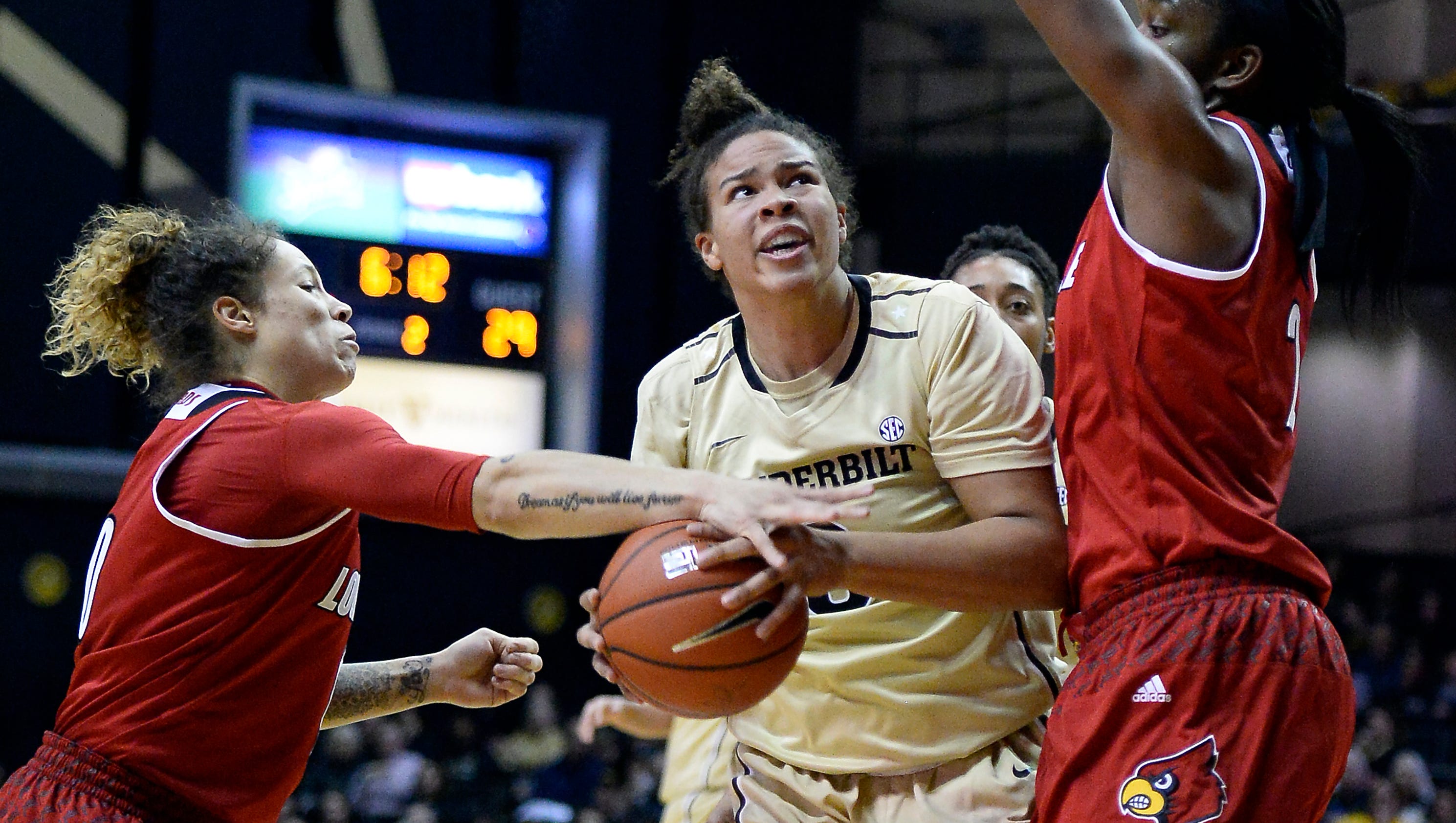 Vanderbilt women's basketball players Kayla Overbeck, Erin Whalen exploring transfer options