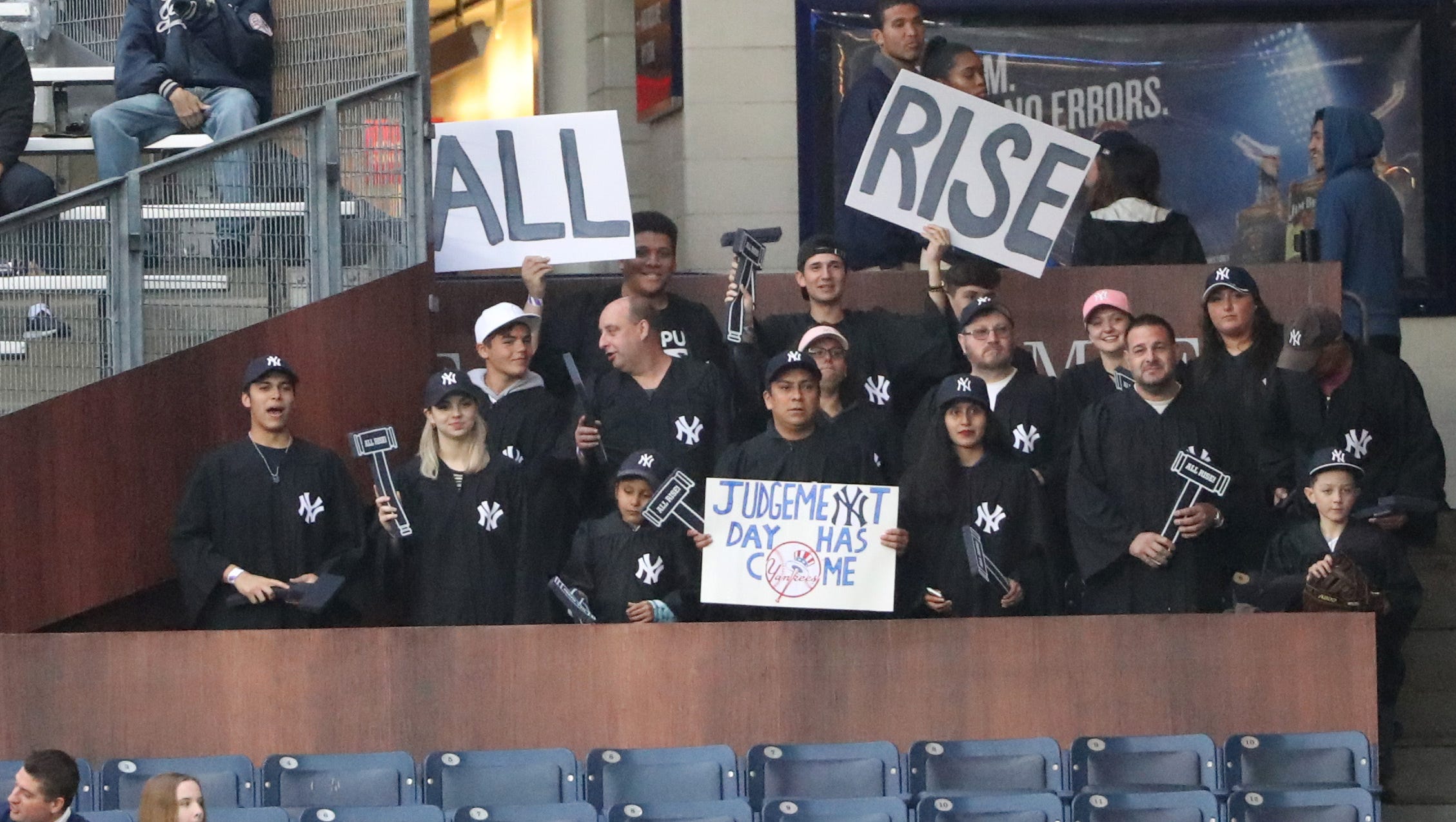 Aaron Judge gets 'Judge's Chambers' cheering section at Yankee Stadium