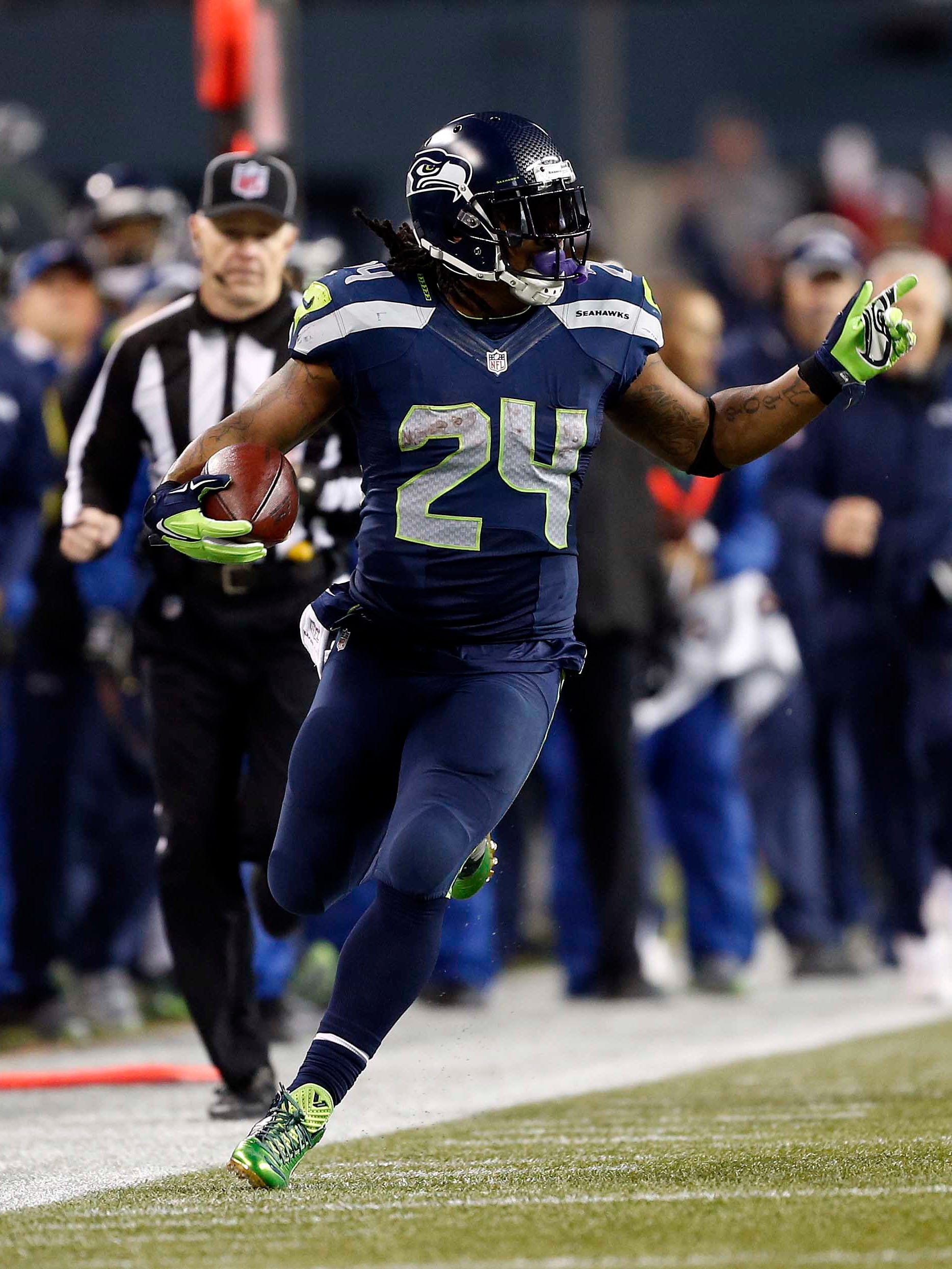 Nfl Prevents Marshawn Lynch From Wearing Gold Cleats