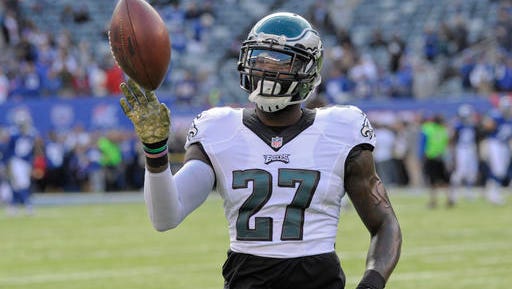 Eagles safety Malcolm Jenkins warms up before the Eagles' 28-23 loss to the New York Giants last Sunday.