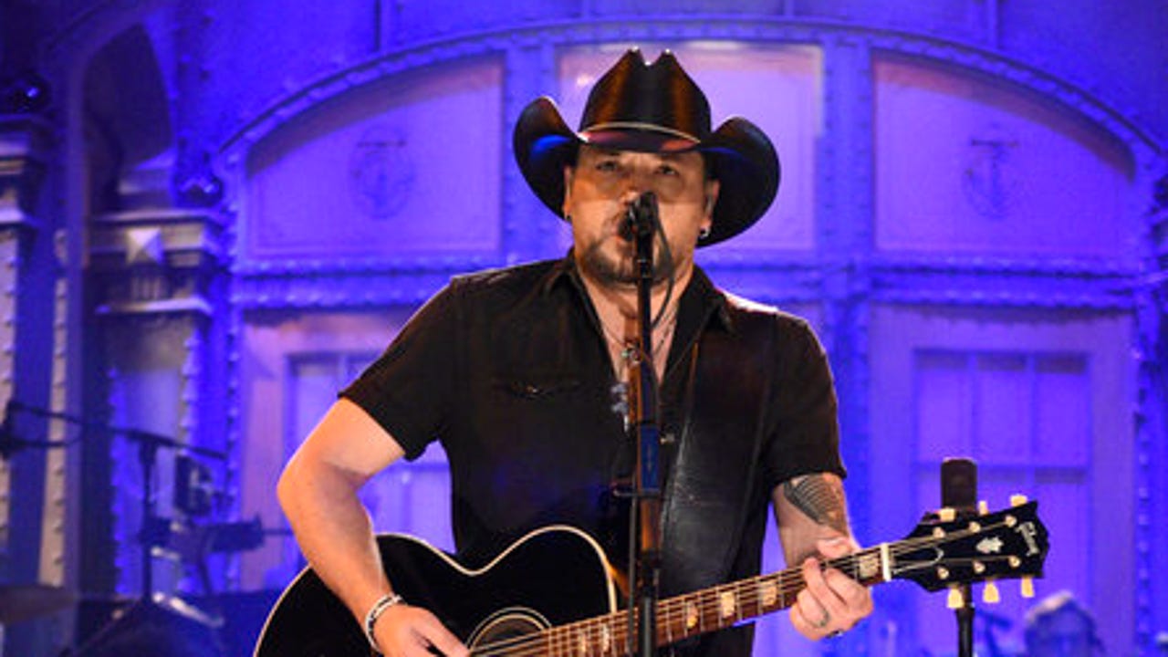 Jason Aldean opens 'Saturday Night Live' with powerful tribute