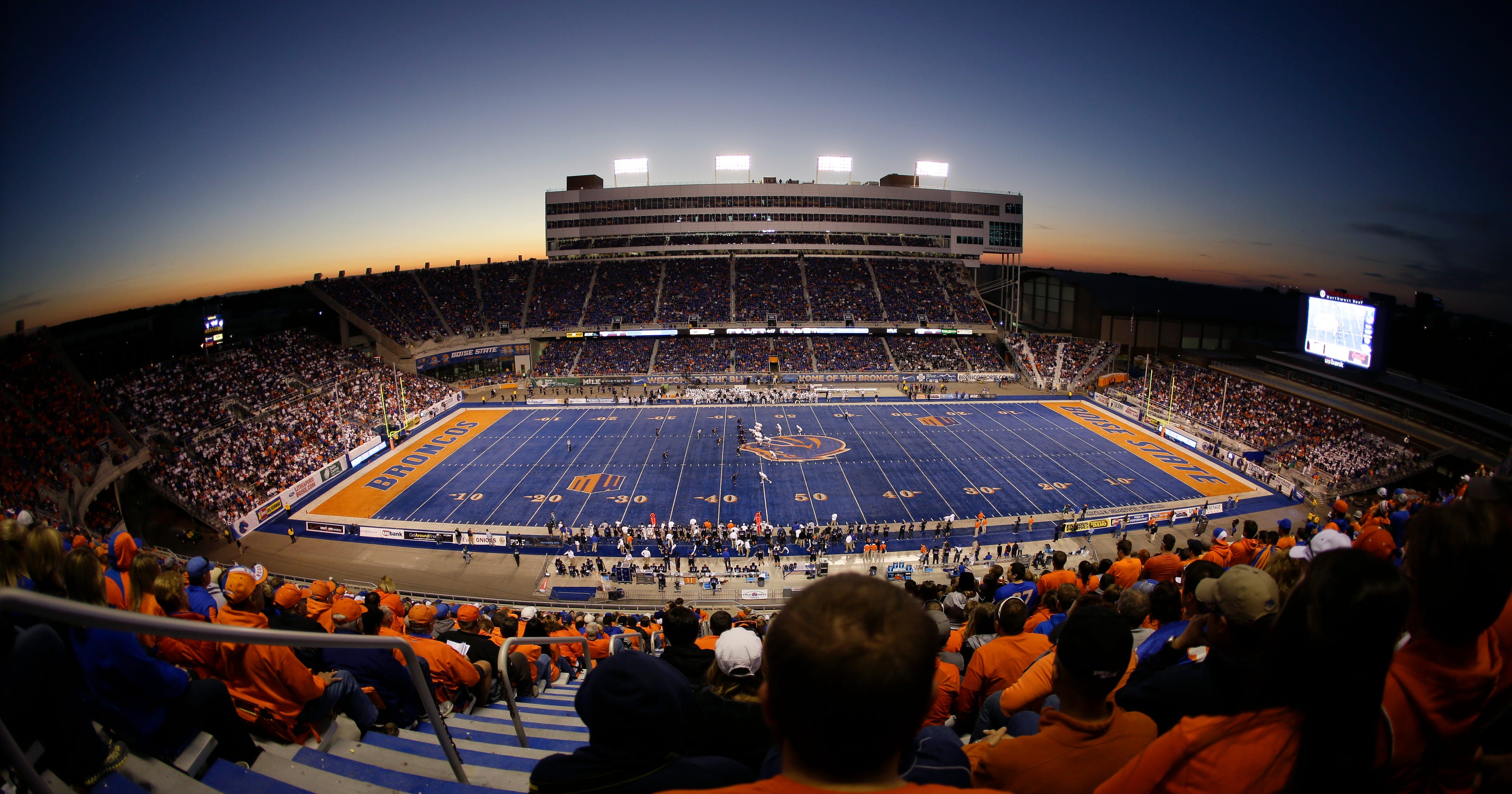 The story behind Boise State&#039;s blue football field