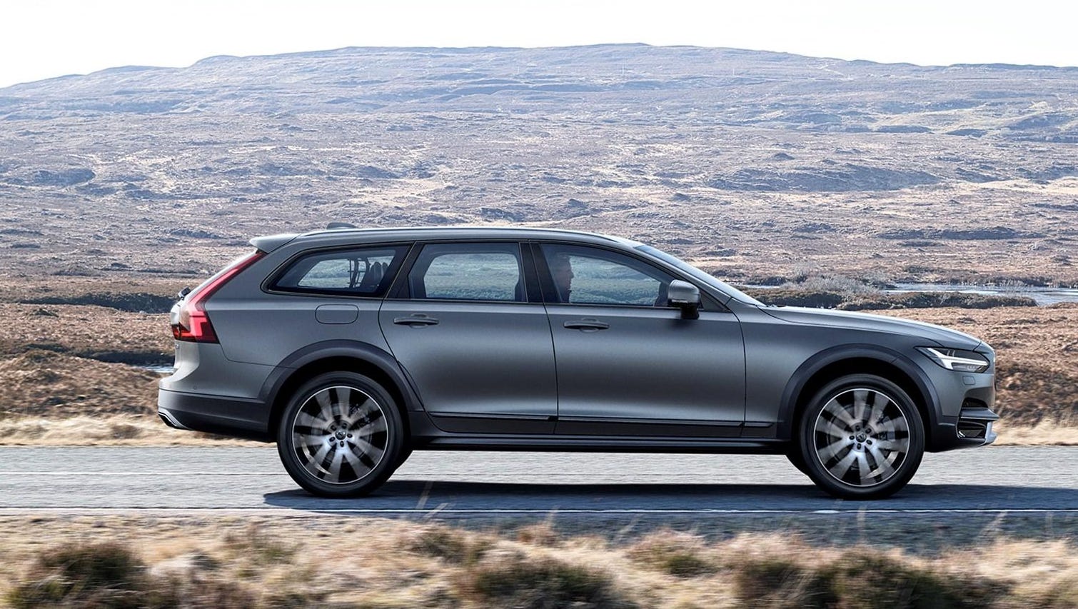 volvo-cross-country-wagon-review
