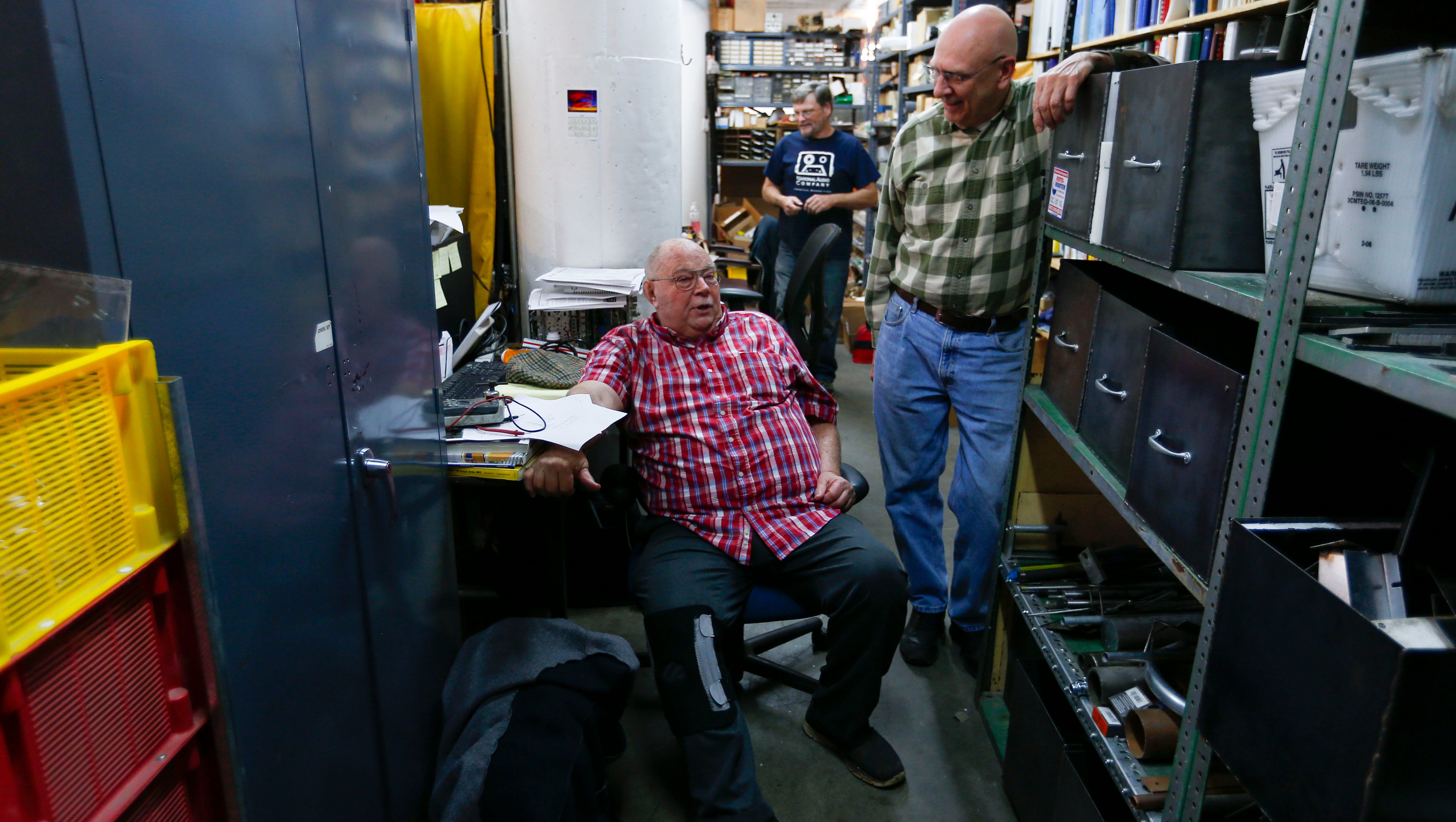 Springfield company begins making tape for cassettes