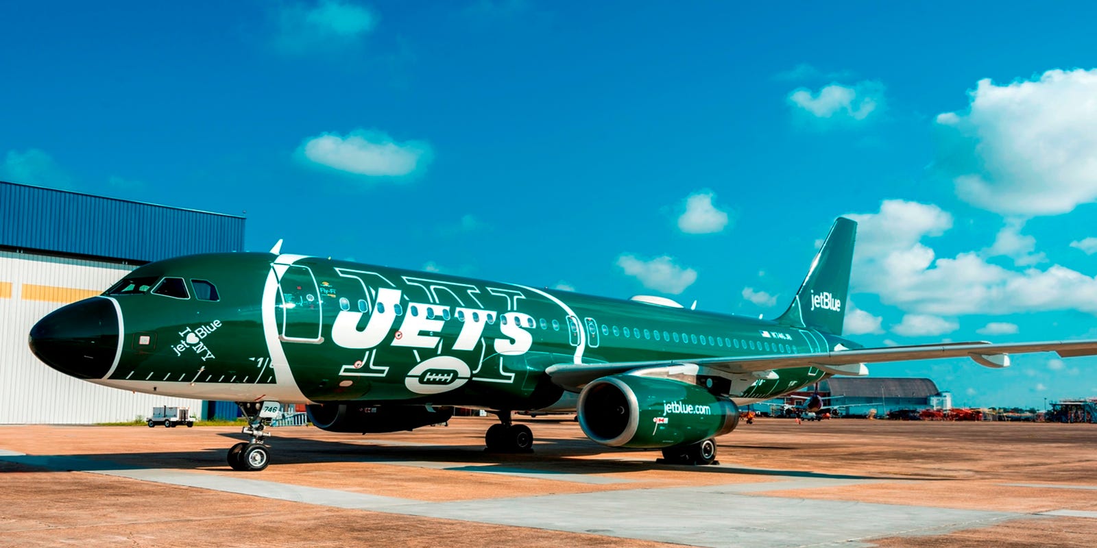 Jetblue Paints An Airbus A320 For The Nfl S New York Jets