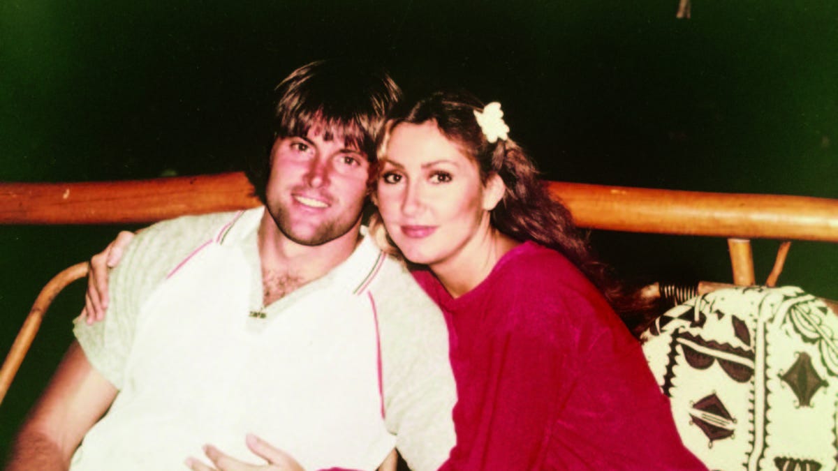 Linda Thompson Memoir Recalls Loving Elvis Presley Bruce Jenner