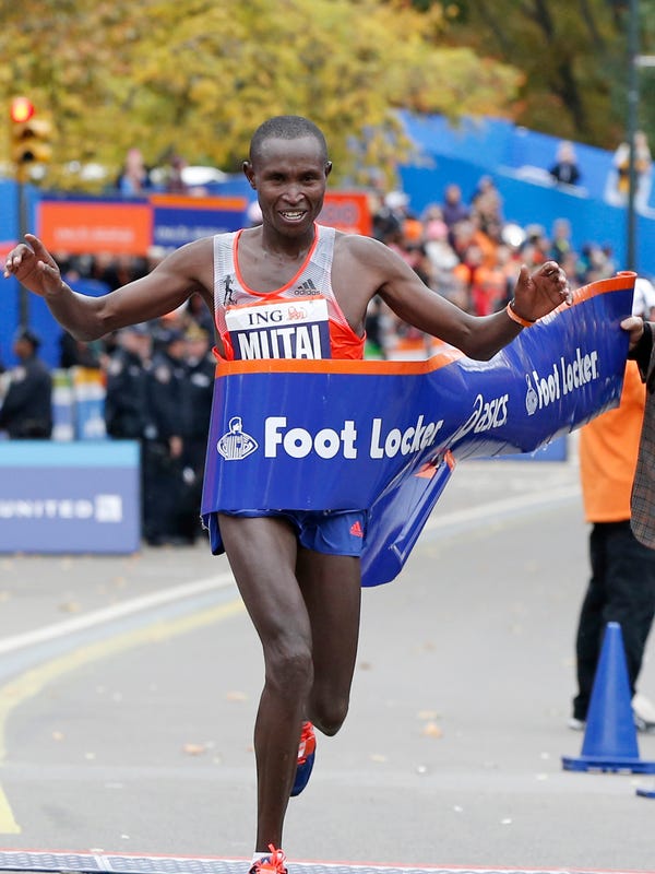 NYC Marathon: Kenyan runners sweep elite titles