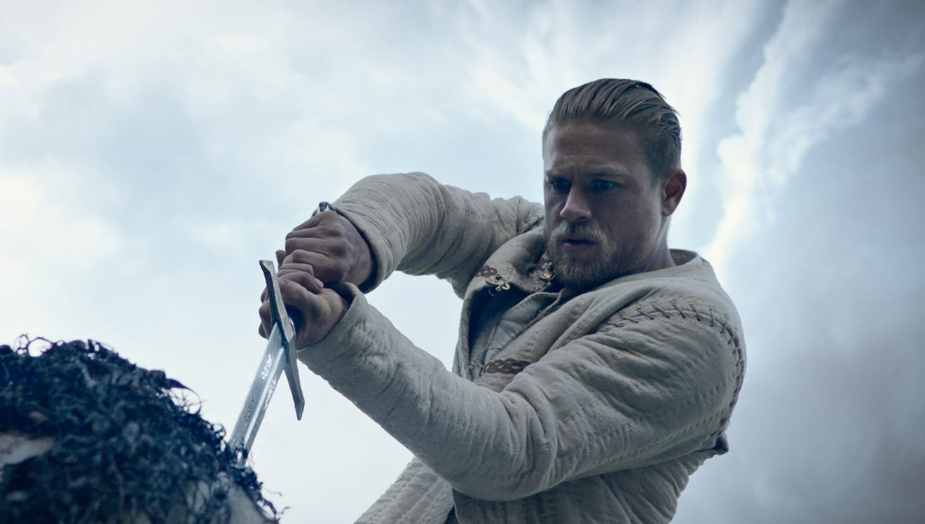 Король Артур 2017 Чарли Ханнэм